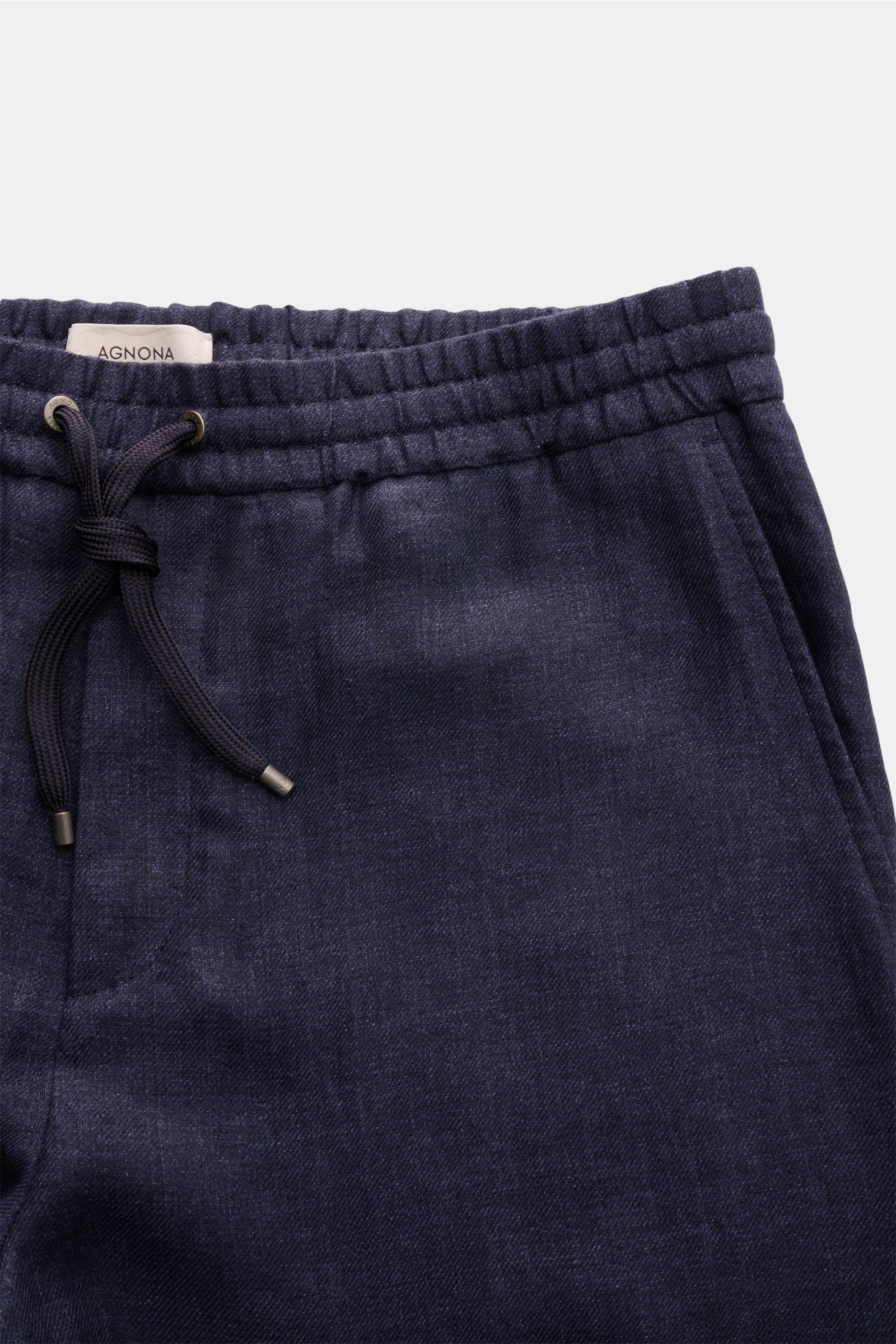 Agnona Leinen-Jogpants navy in Nahaufnahme von oben, elastischer Bund mit Tunnelzug, französische Taschen, weiches reines Leinen.