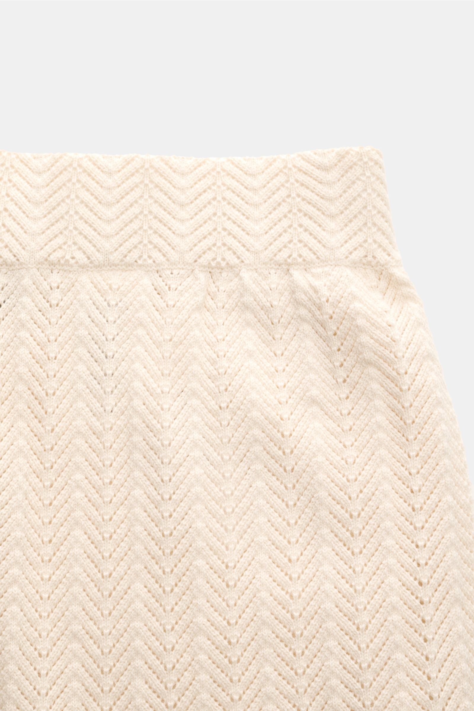 Soft Goat Strick-Jogpants creme, Frontansicht, nachhaltig, Baumwolle-Cashmere-Mix, Zick-Zack-Struktur, Regular Fit, elastischer Bund, Taschen versteckt.