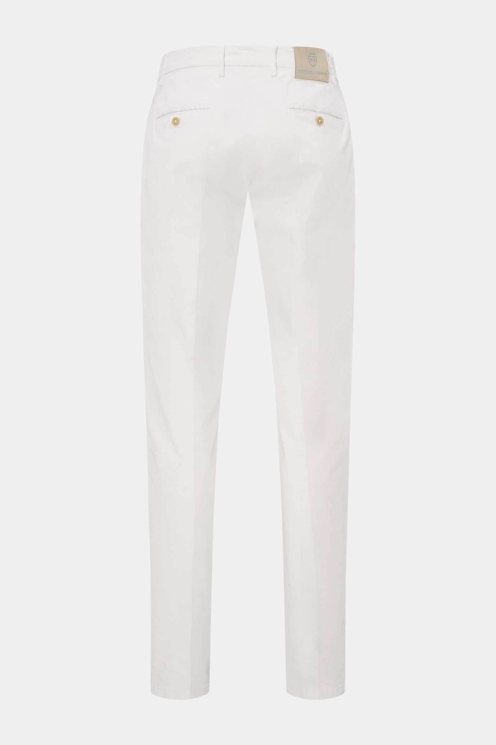 Richard J. Brown Chinos 'Singapore' sand shown from the back, slim fit tapered cotton twill with zip, buttons, French pockets, watch pocket, and leather patch. Everyday luxury: Soft cotton with slight stretch content give the model 'Singapore' by RICHA