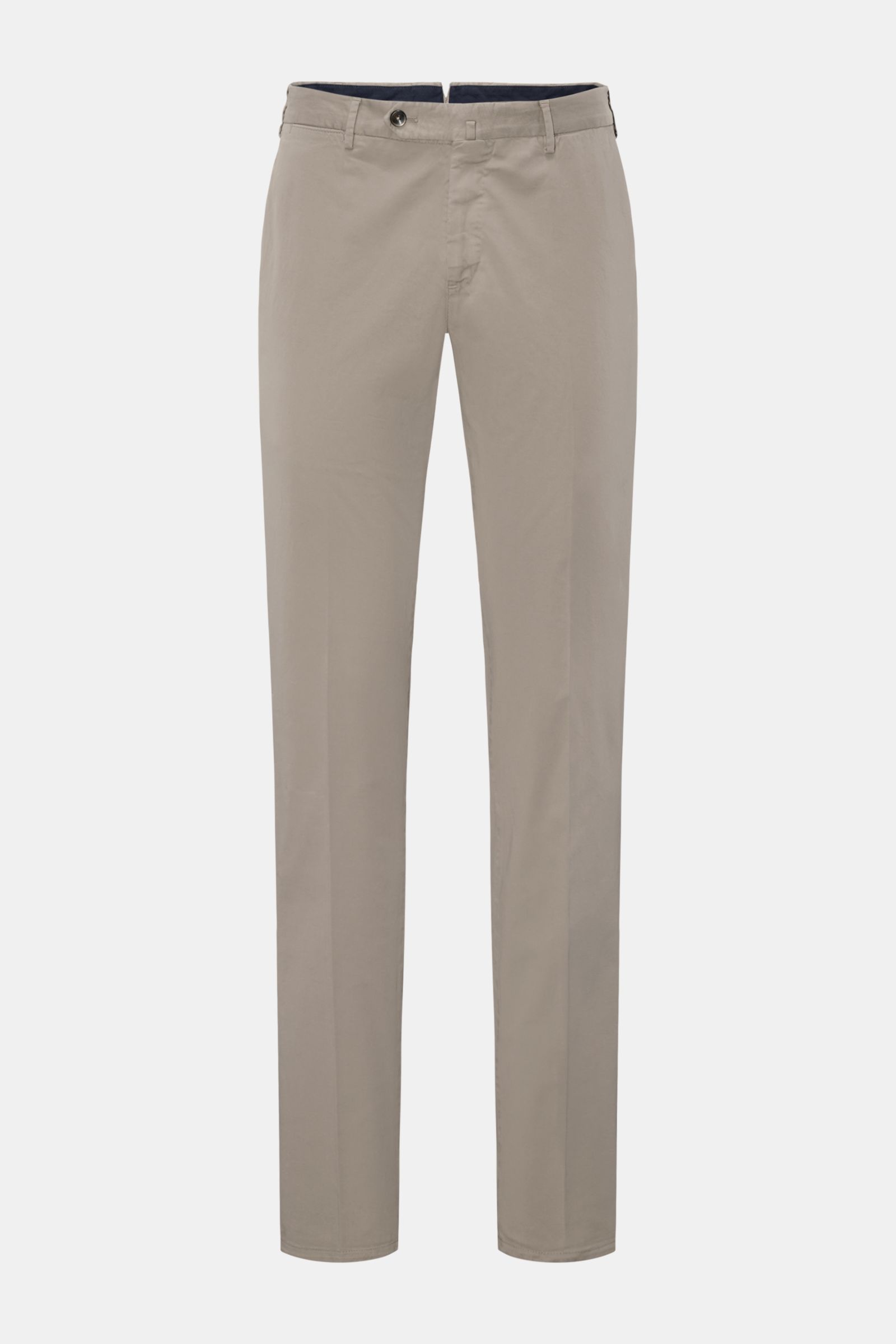 PT Torino Chino 'Slim Fit' taupe, frontale Aufnahme, Baumwolltwill mit leichtem Stretch, schmal zulaufend, Reißverschluss, Bundknopf, französische Taschen, Uhrentasche, paspelierte Gesäßtaschen mit Knopf.