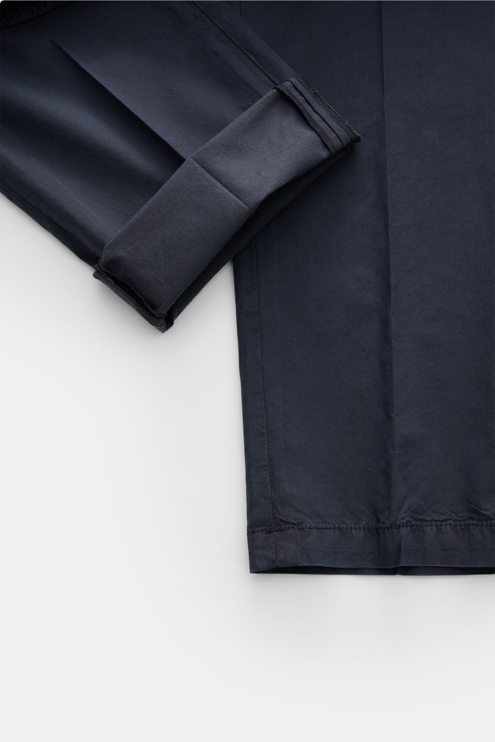 Mason's Jogpants 'New York' navy, Detailaufnahme von Bein und Saum, Lyocell-Baumwoll-Mix, leicht, slim fit, elastischer Bund.