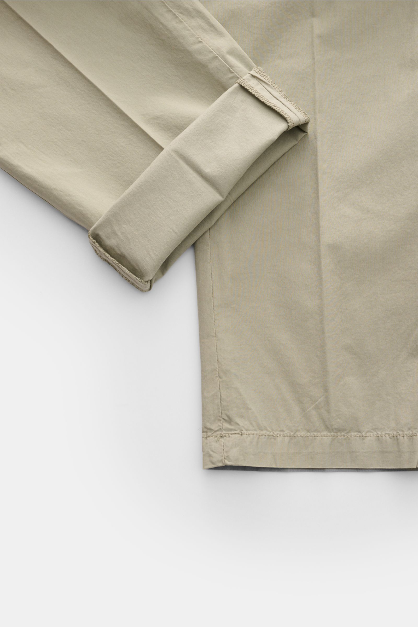 Mason's Jogpants 'New York' salbei, Detailaufnahme der Beinunterseite mit leichtem Stretch, weicher Baumwoll-Lyocell-Mix, Slim Fit, elastischer Bund.