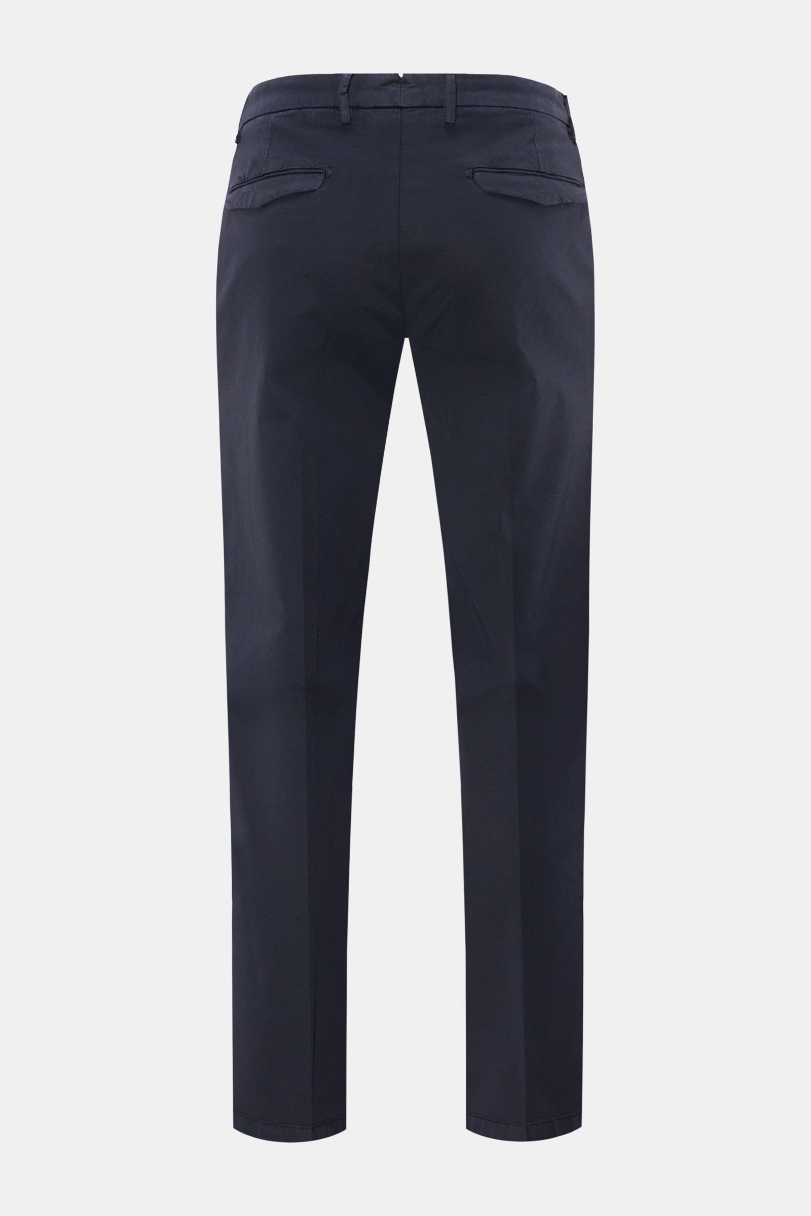 Rear view of Briglia 1949 Chinos dark navy, ankle-length tapered fit with zip, button, French pockets, and back flap pockets.

Maximum comfort meets an elegant silhouette: Summery ease meets timeless aesthetic in these chinos by BRIGLIA 1949.

