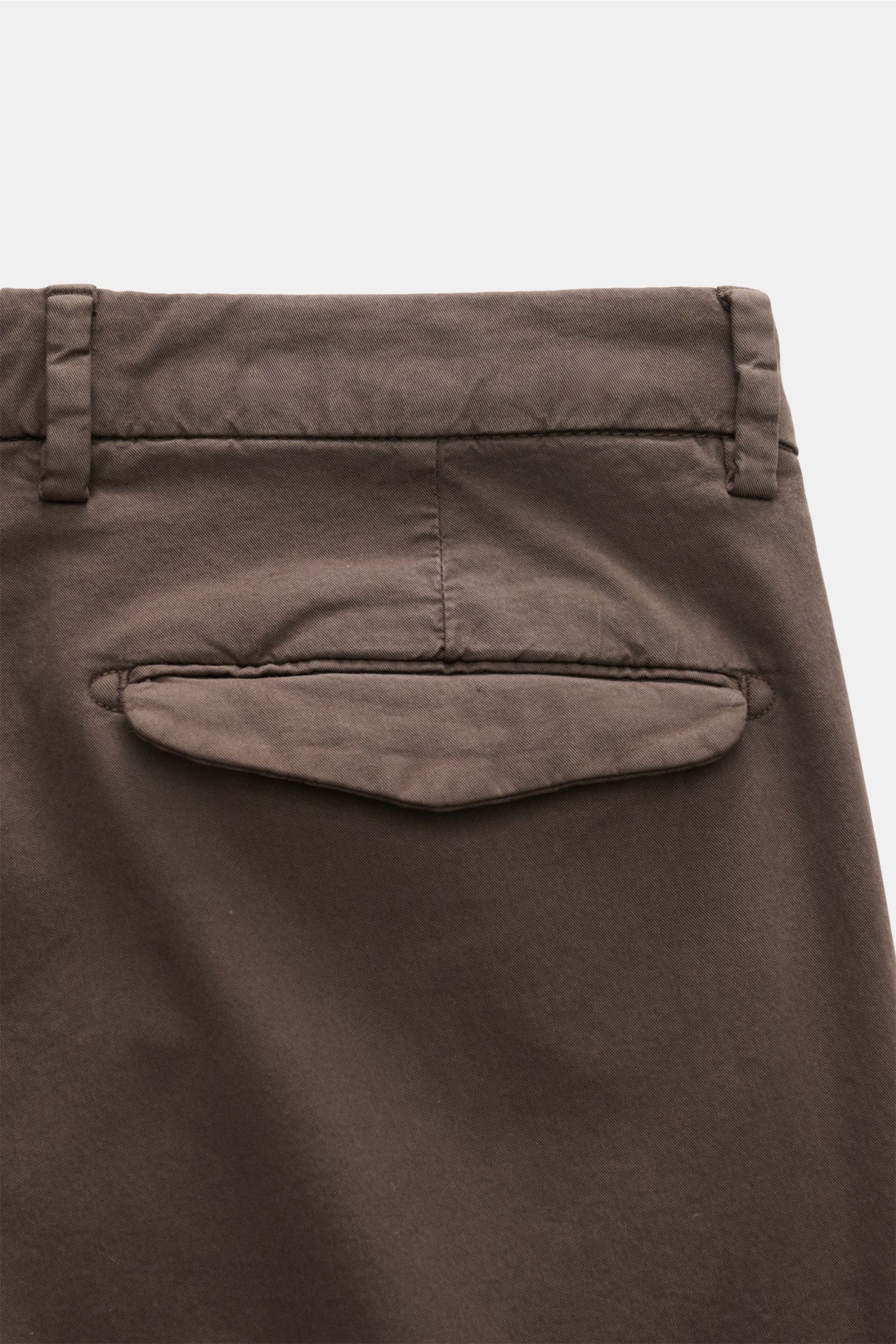 Close-up rear view of Briglia 1949 Chinos dark brown showing back pocket with flap, belt loops, and detailed stitching. 

Maximum comfort meets an elegant silhouette: Summery ease meets timeless aesthetic in these chinos by BRIGLIA 1949.

T