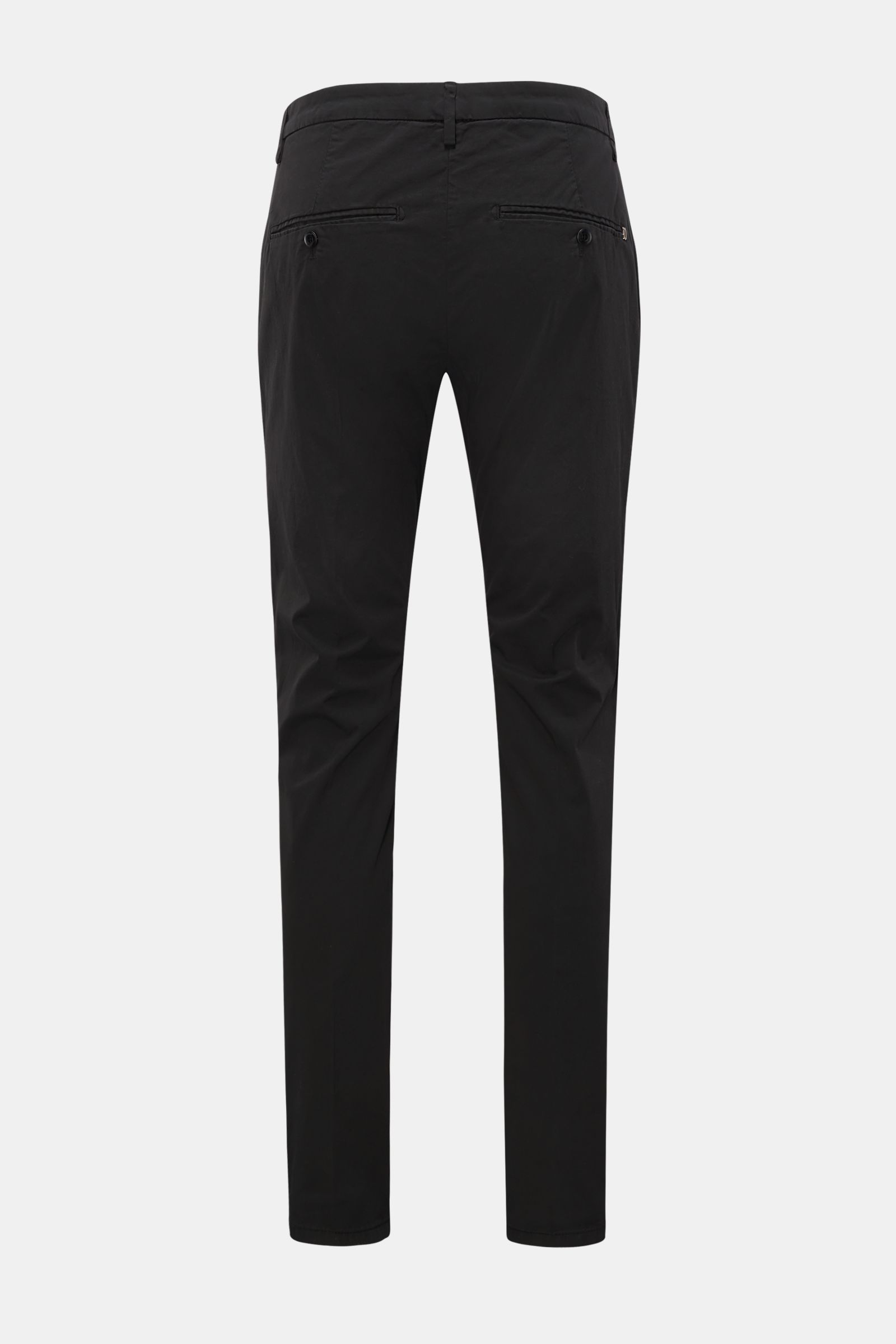 Dondup Chino 'Gaubert' schwarz, Rückansicht, Slim Fit Baumwollhose mit garment dyed Finish, Metall-Initial, schmal geschnittene Wade, französische Taschen.