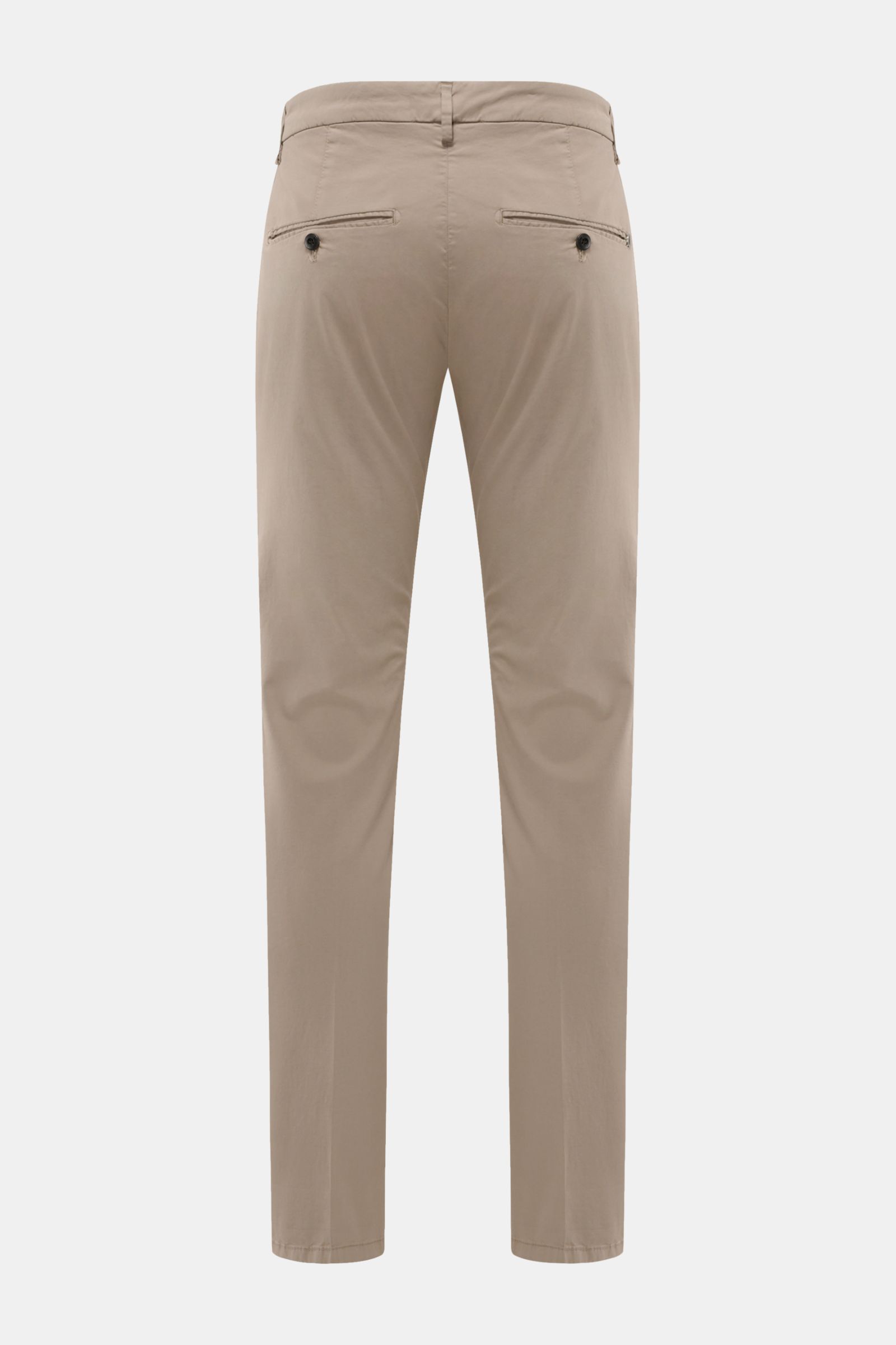 Dondup Chino 'Gaubert' taupe Rückansicht, slim fit, garment dyed Baumwolle, weicher Griff, französische Taschen, Metall-Initial, schmal geschnittene Wade.