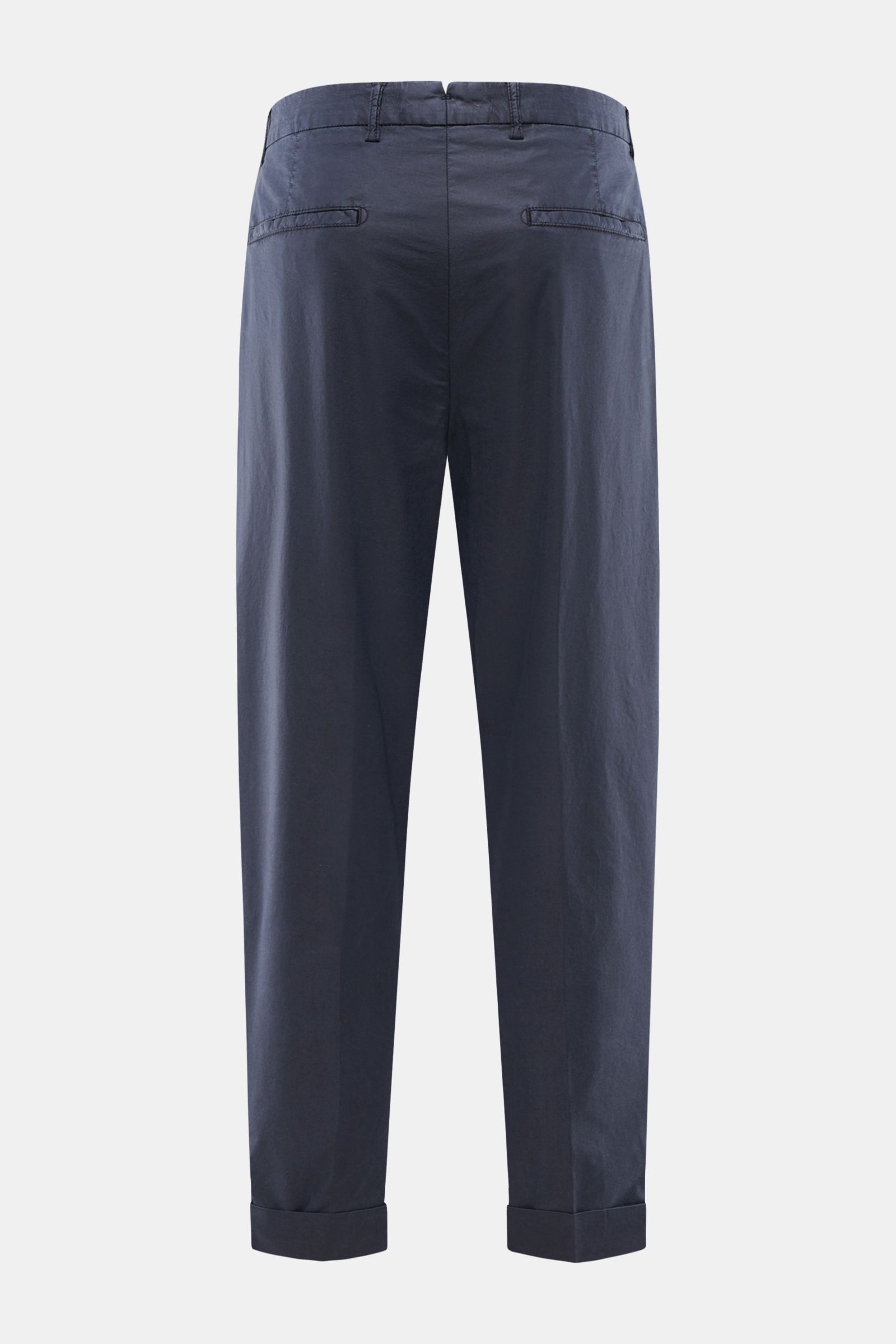 Rear view of Berwich Trousers 'Chiaia' navy, lightweight cotton and lyocell blend, tapered fit with single pleat, ankle length, pockets, and fixed hem turn-up.

Relaxed style for the warmer months: The trousers 'Chiaia' by BERWICH are made of lightweig