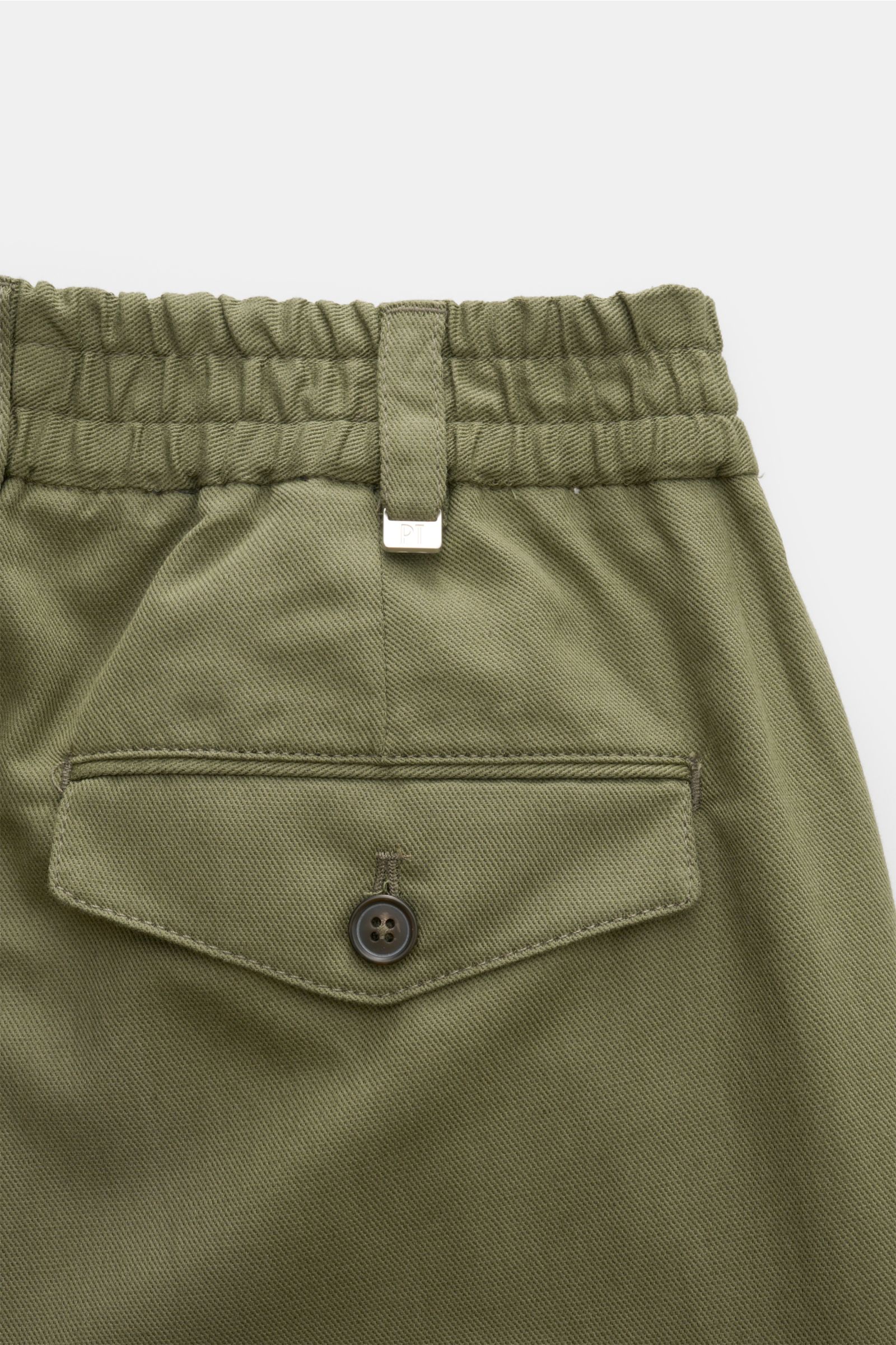PT Torino Jogpants 'The Rebel' grün, Detailaufnahme von hinten, schmal zulaufend, elastischer Bund, geknöpfte Gesäßtasche, Baumwoll-Leinen-Mix.