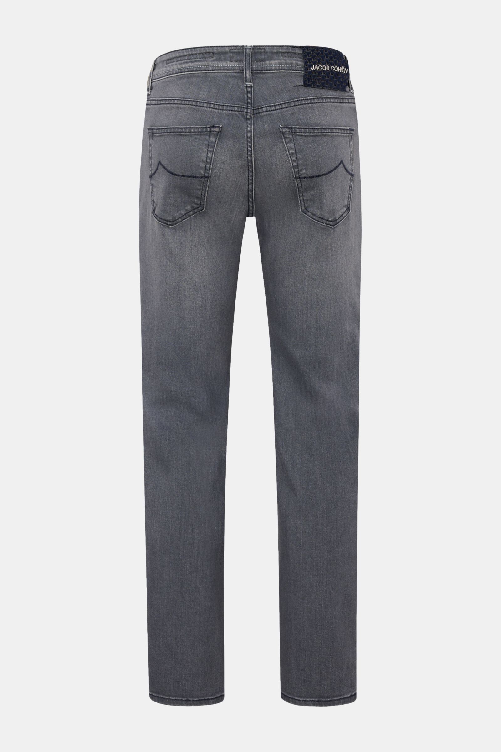 Jacob Cohen Jeans 'Scott' anthrazit, Rückansicht, Slim Fit, knöchellang, Five-Pocket, Button Fly, Used-Waschung, Ponyfell-Patch.