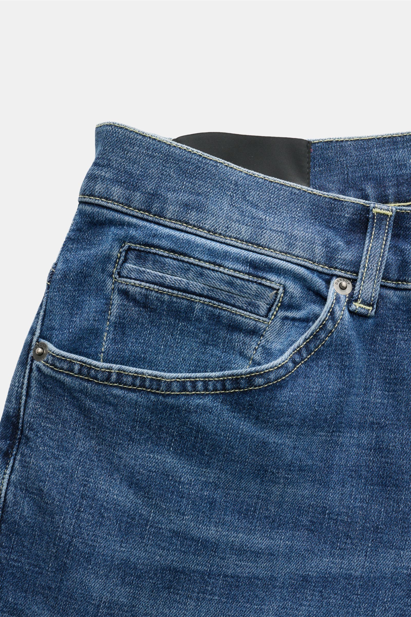Dondup Jeans 'George' blau, Frontnah fotografiert, Denim aus Baumwolle mit leichtem Stretch, authentischer Waschung, Five-Pocket-Stil, Button Fly.