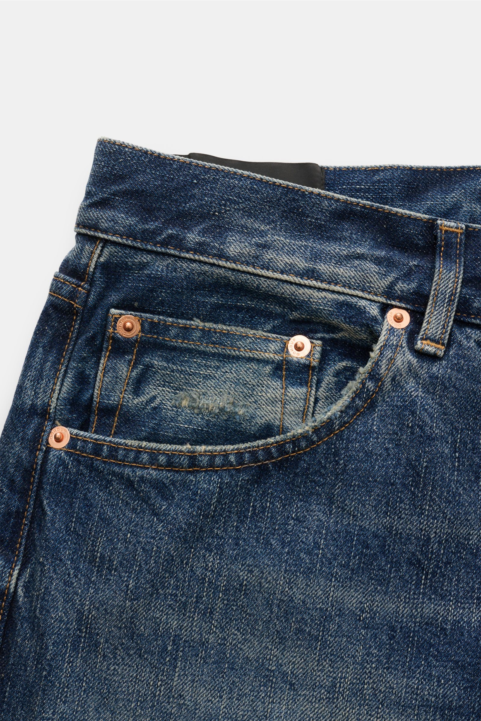 Dondup Jeans 'Bray' graublau, Nahaufnahme der Fronttasche mit authentischer Used-Waschung und dezenten Distressed-Details, Regular Fit Denim.