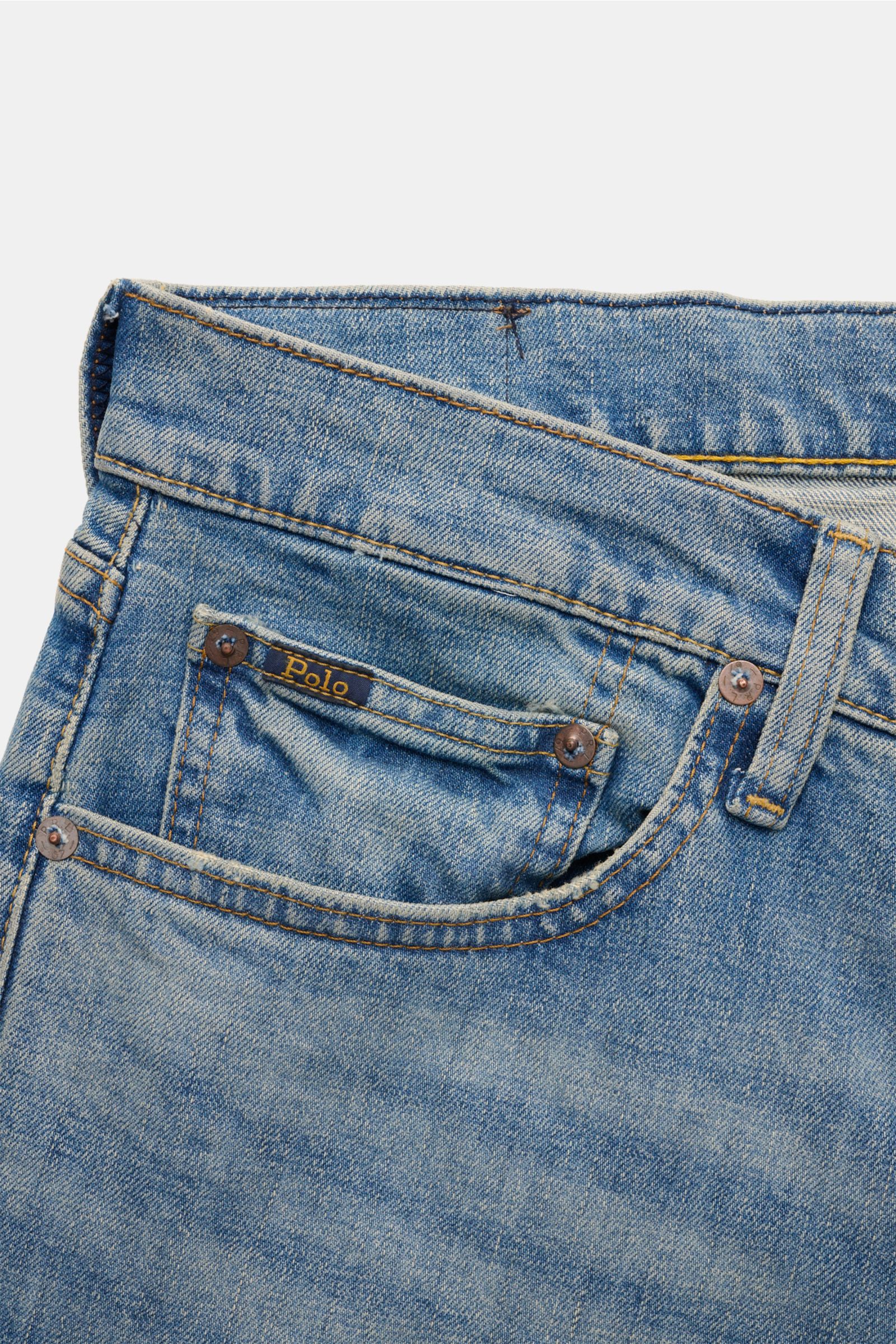 Polo Ralph Lauren Jeans rauchblau, Detailansicht der Fronttasche mit kleinem Polo-Weblabel, Denim mit leichter Used-Waschung.