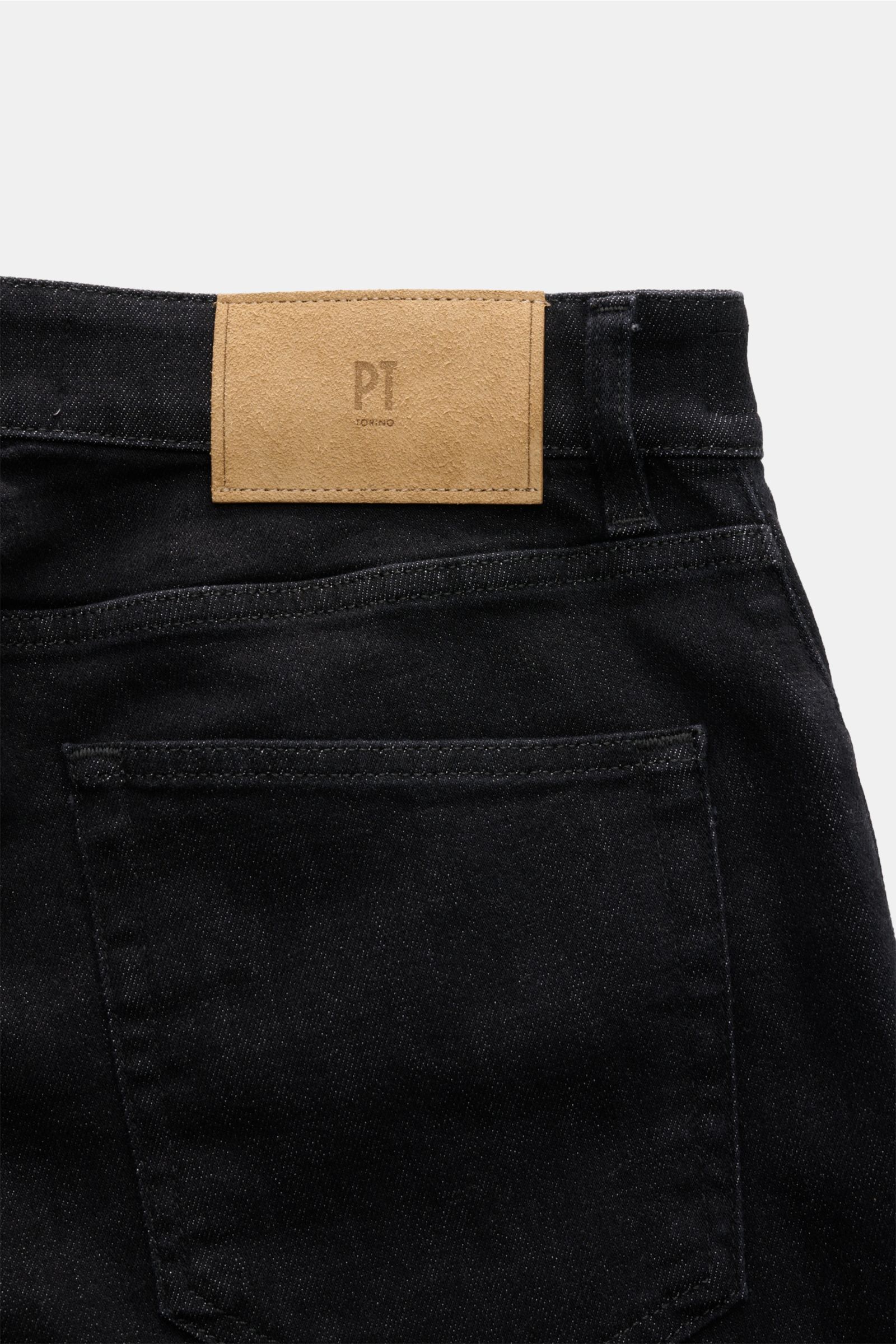 Rückansicht der PT Torino Denim Jeans 'Jazz' schwarz meliert mit Five-Pocket-Stil, Lederpatch und dezenter Used-Waschung, Slim Fit.