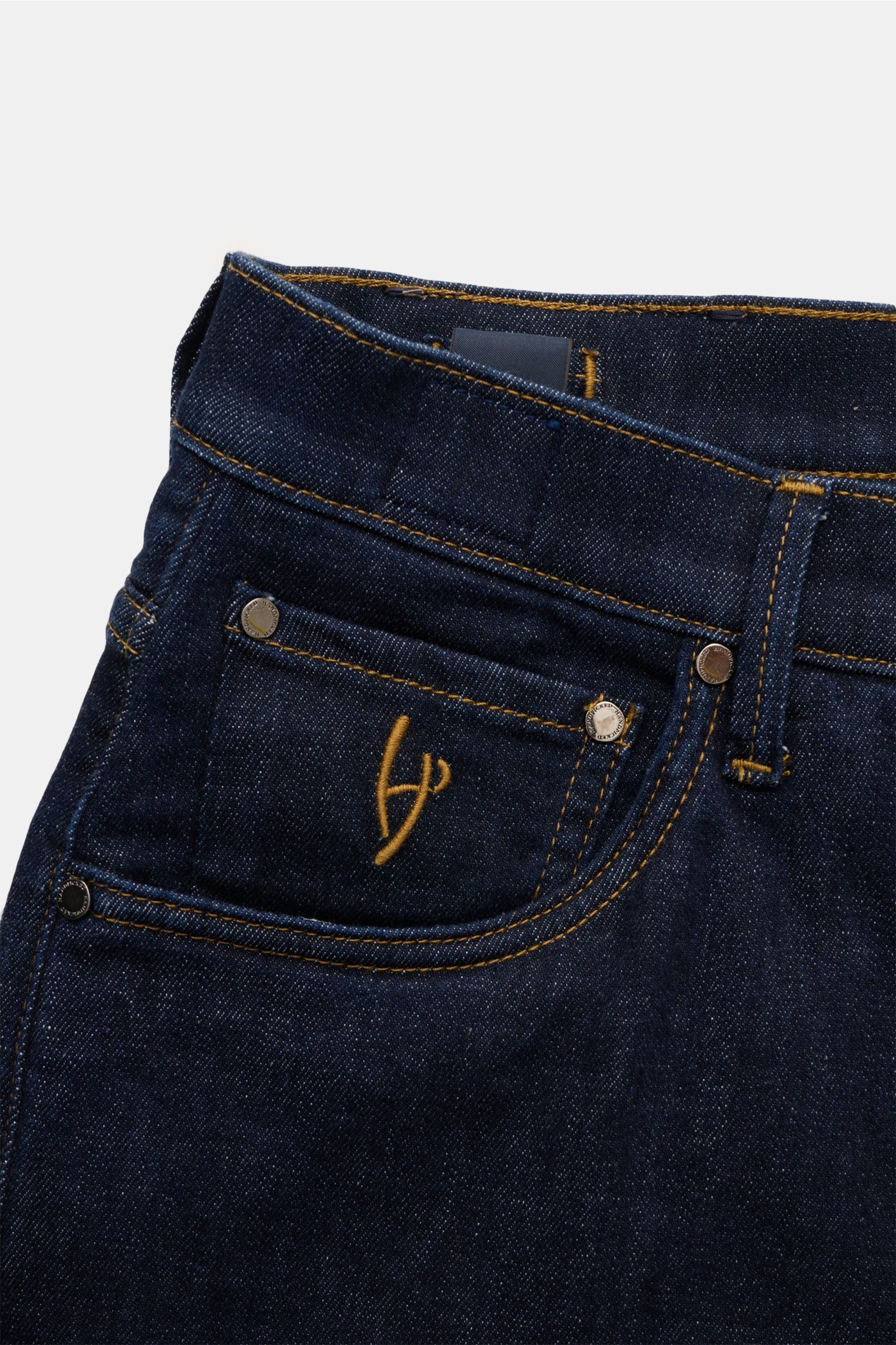 HandPicked Jeans 'Verona' navy in Nahaufnahme von vorne, Denim-Baumwolle mit echtem Indigo, Tapered Fit, Button Fly, Five-Pocket, Leather Patch.