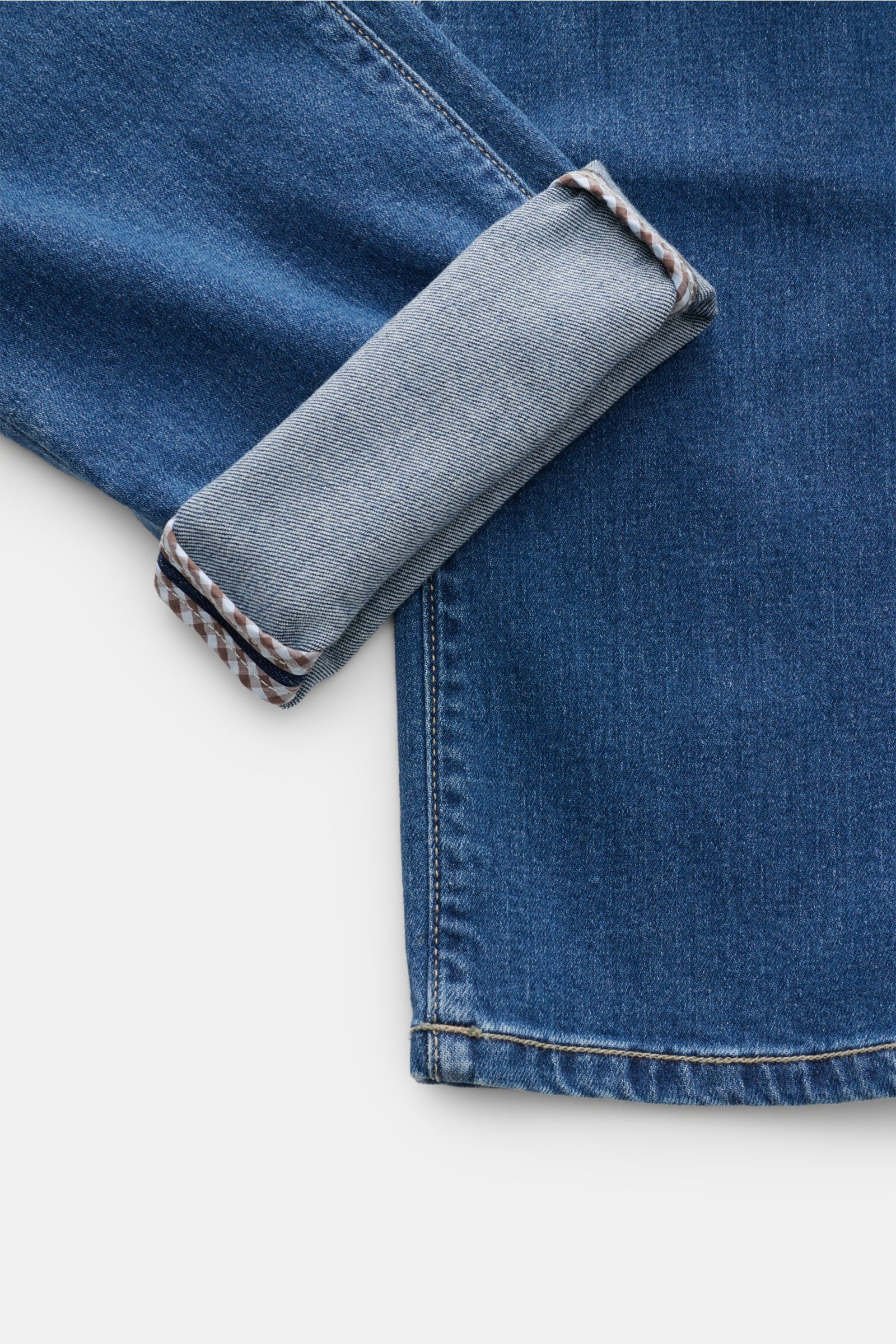 Richard J. Brown Jeans 'Milano' blau, Detailaufnahme von unten, Denim aus Baumwolle und Cashmere, Slim Fit, Five-Pocket, weicher Griff.