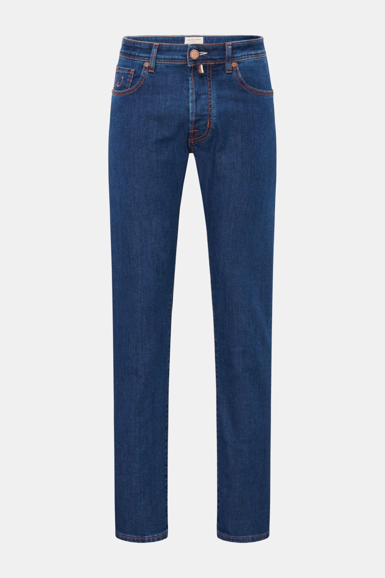Front view of Jacob Cohen Jeans 'Bard' blau in slim fit, elastic cotton denim with soft touch, button fly, five-pocket style, coin pocket with initial, stitched back pockets, and leather patch. Modern luxury for everyday wear.
