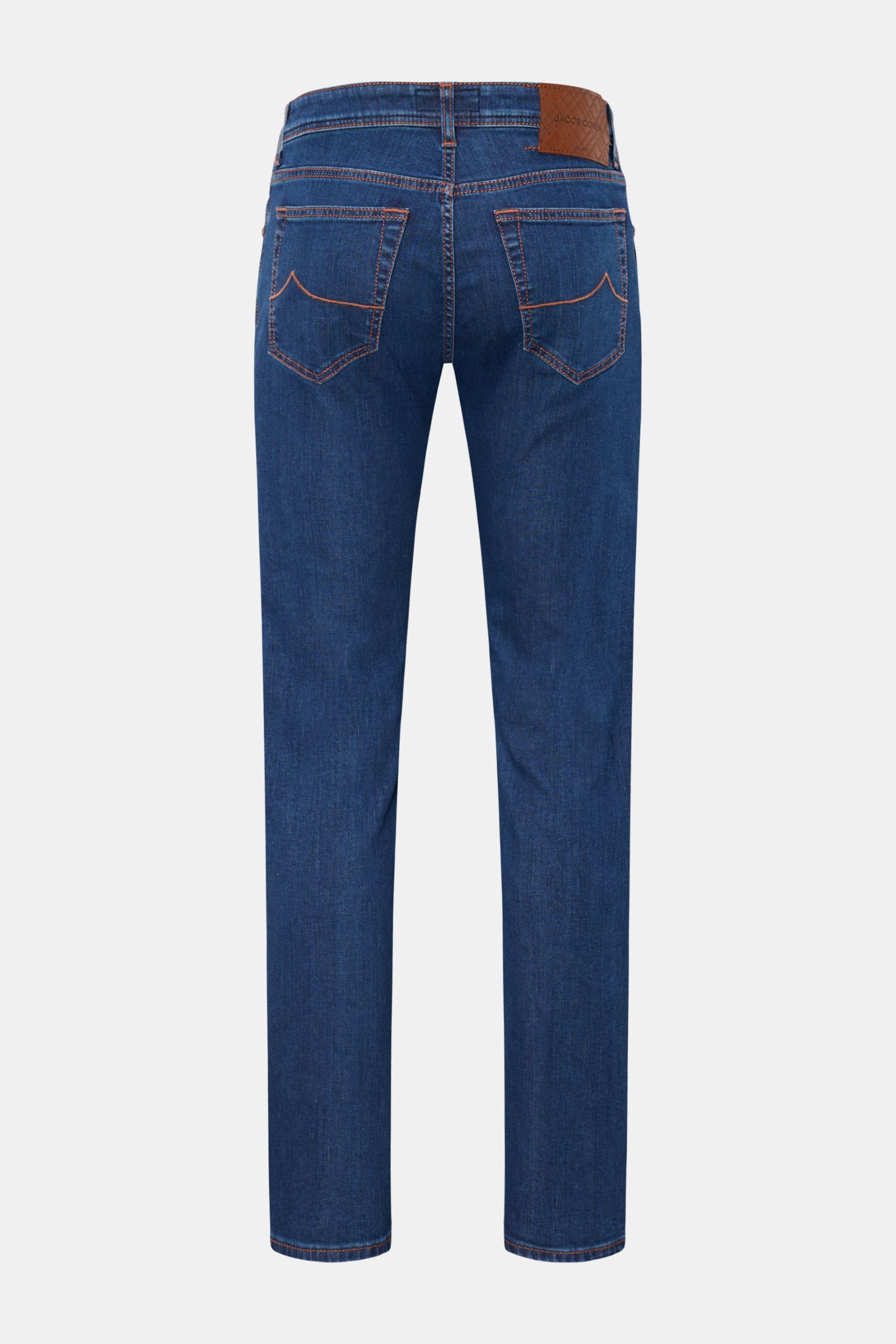 Rear view of Jacob Cohen Jeans 'Bard' blau, slim fit with elastic cotton denim, soft grip, button fly, five-pocket style, leather patch, and stitched back pockets.