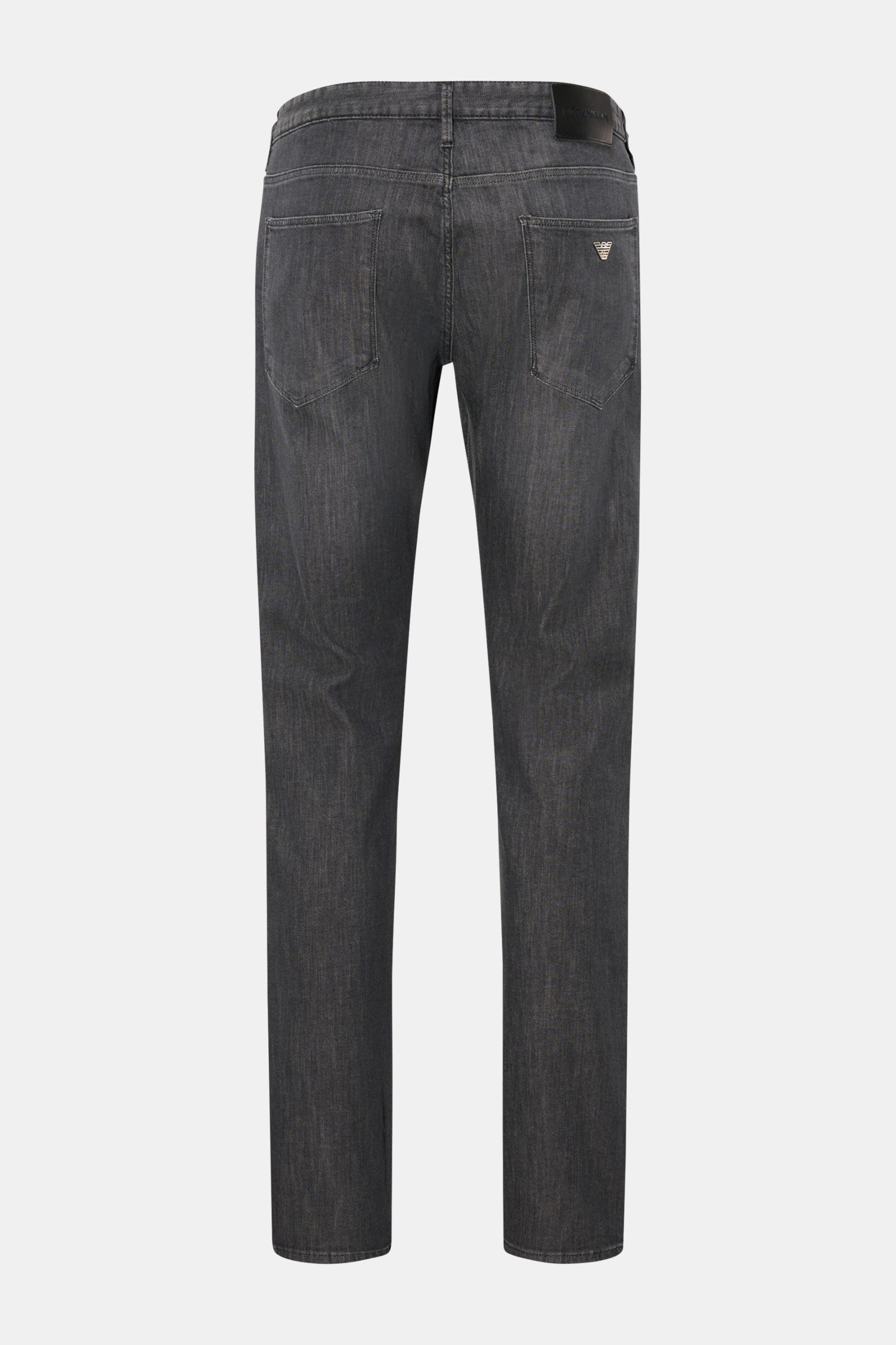 Emporio Armani Jeans dunkelgrau von hinten fotografiert, Slim Fit, Five-Pocket-Stil, leichte Waschung, Metall-Logos, Leather Patch, Zip Fly.