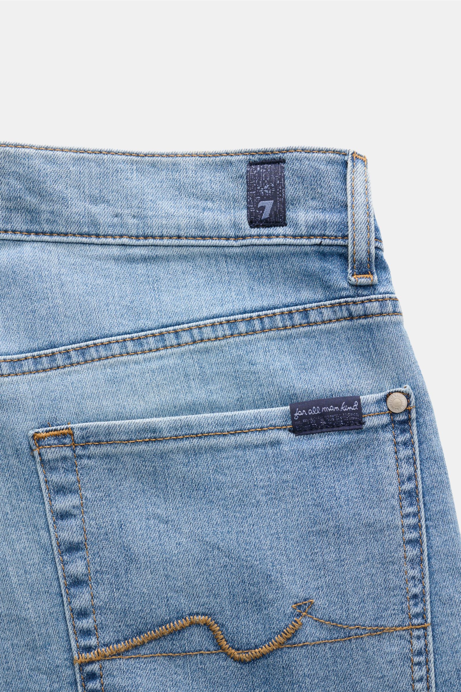 7 for all mankind Jeans 'Slimmy' rauchblau, Detailansicht von hinten oben mit Gesäßtasche, Weblabel, Slim Fit, Baumwoll-Microfaser-Mix, Used-Waschung, Zip Fly.