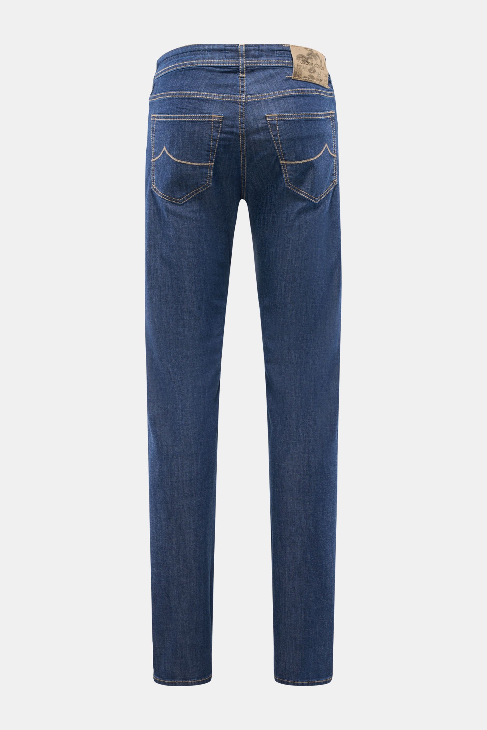 Jacob Cohen Jeans 'Bard Jum' navy von hinten fotografiert, Slim Fit, Five-Pocket-Stil, Button Fly, weicher Denim mit Leather Patch.