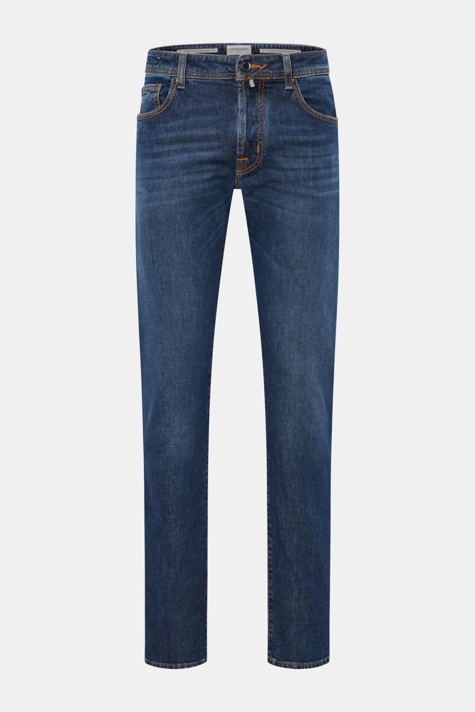 Jacob Cohen Jeans 'Bard' dunkelblau, frontal fotografiert, Slim Fit, leicht elastischer Denim mit dezenter Used-Waschung und Button Fly.