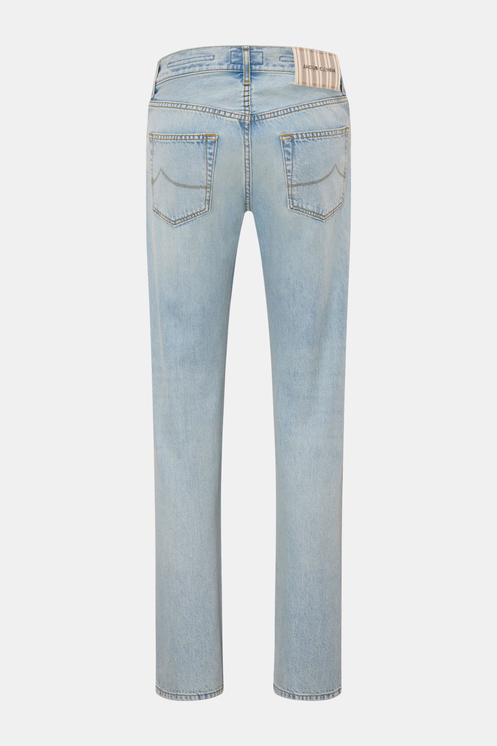 Jacob Cohen Jeans 'Edo' hellblau in Slim Fit, knöchellang, mit dezenter Used-Waschung, Rückansicht auf weißem Hintergrund.