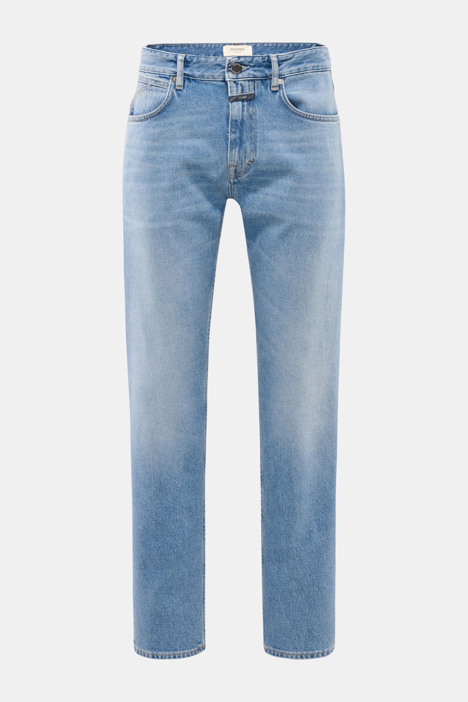 Front view of Closed Jeans 'Cooper' blau, slim fit tapered blue denim with authentic used wash, zip fly, five-pocket style, and typical CLOSED label.