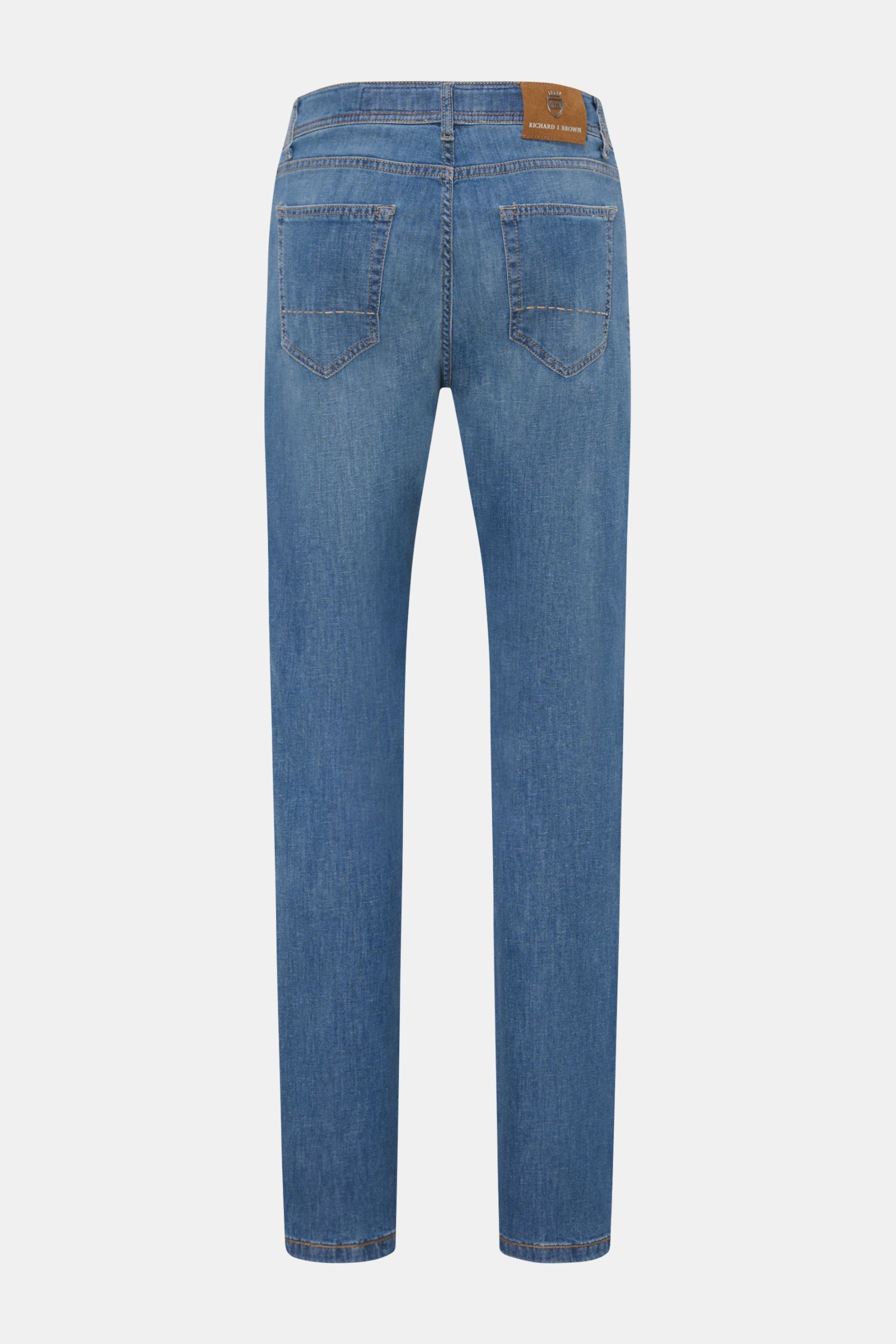Richard J. Brown Jeans 'Tokyo' rauchblau in Slim Fit von hinten, Five-Pocket, Button Fly, Lederpatch, Baumwolle-Leinen-Lyocell-Mix, weich, leicht elastisch.