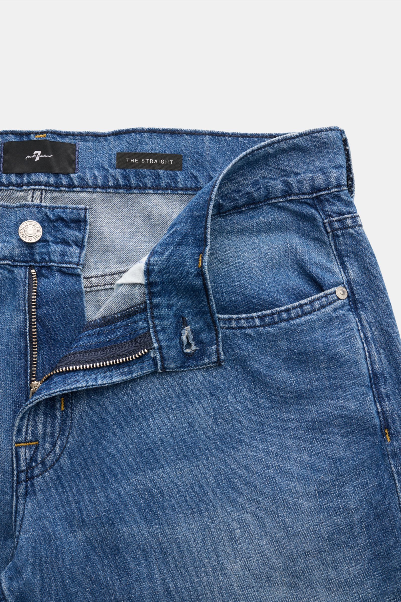 7 for all mankind Jeans 'The Straight' blau, Front nah, Zip Fly geöffnet, Five-Pocket, Baumwoll-Leinen-Mix, leichter Waschung, Regular Fit, Weblabel sichtbar.