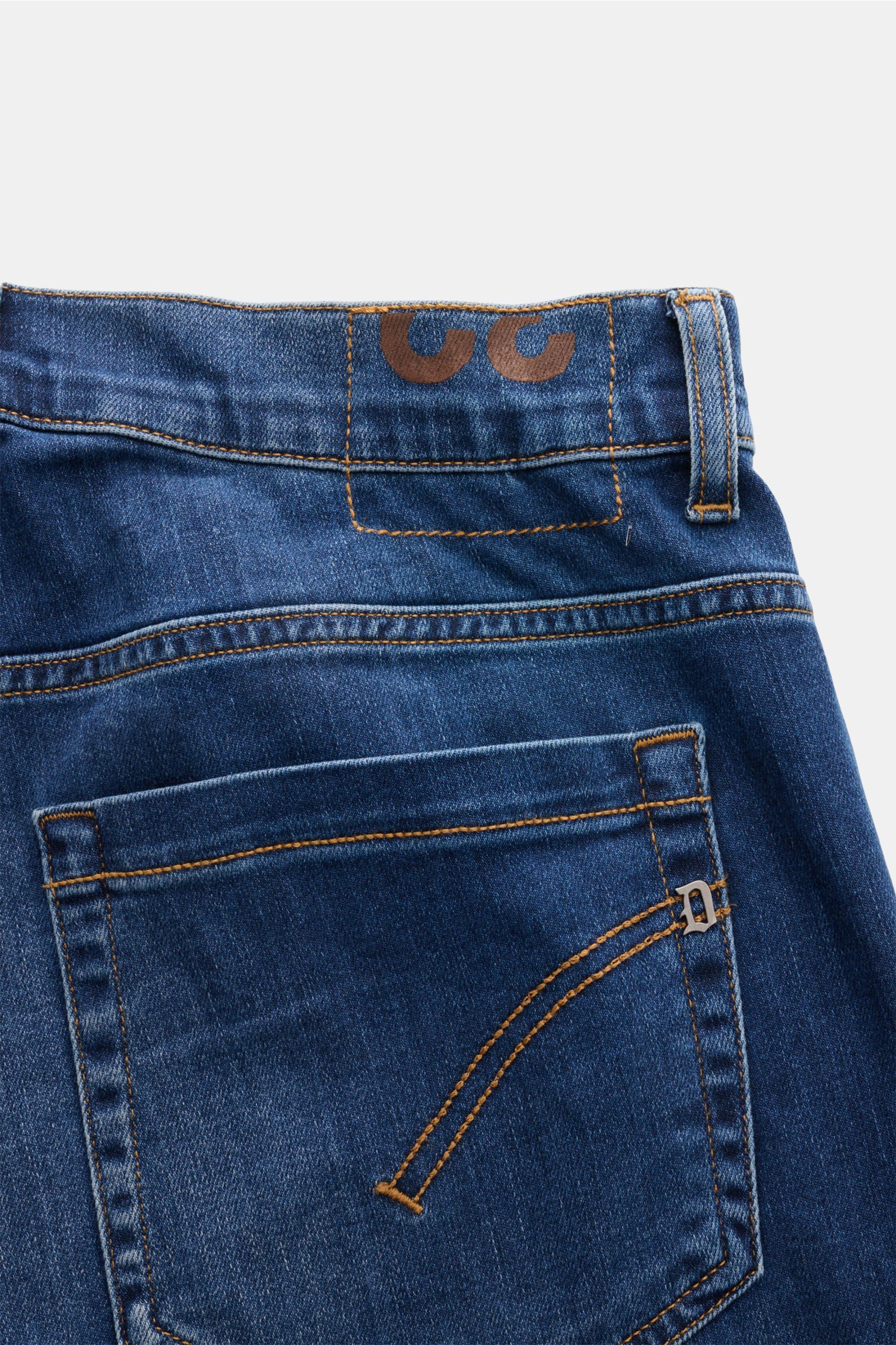 Dondup Jeans 'George' dunkelblau, Rückansicht mit Gesäßtasche, elastischer Denim, Used-Waschung, Metall-Initial, schmaler Schnitt, niedriger Bund.