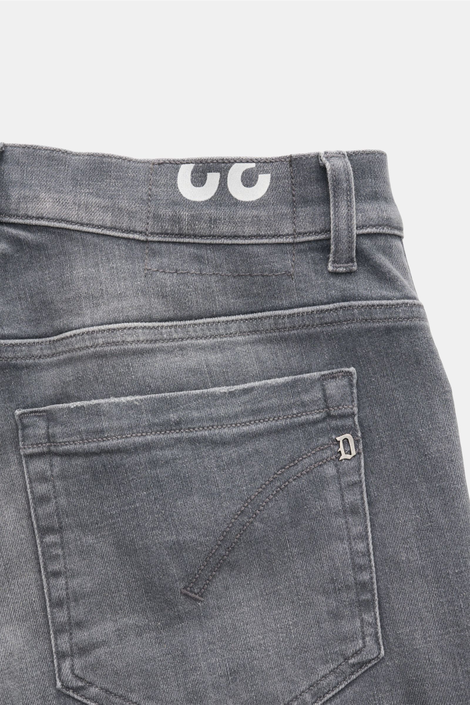 Dondup Jeans 'George' dunkelgrau, Rückansicht, authentische Used-Waschung, Five-Pocket-Stil, Metall-Initial und elastischer Denim.