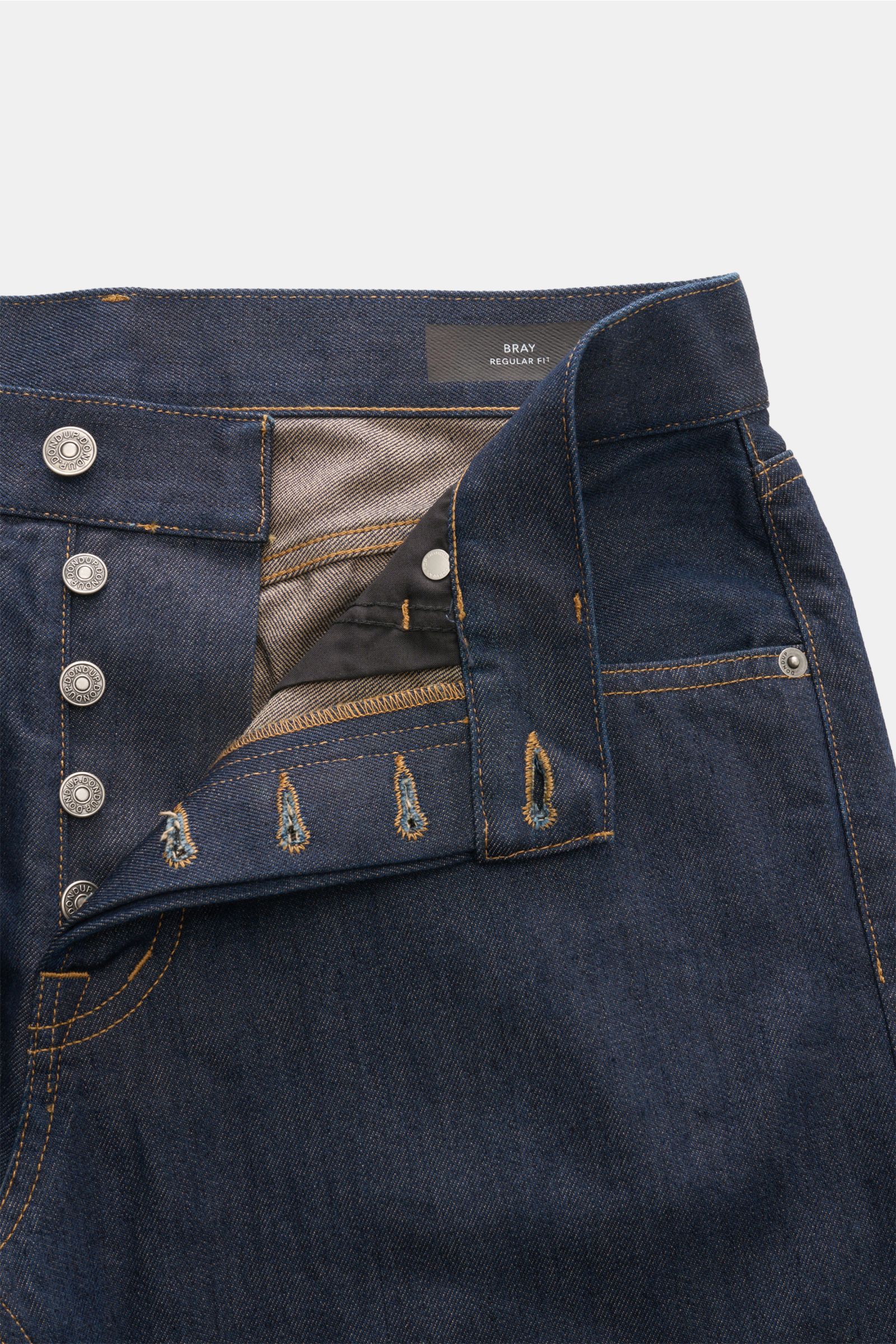 Dondup Jeans 'Bray' navy aus reiner Baumwolle, Regular Fit, Button Fly, Five-Pocket-Stil, Detailansicht offen von oben.