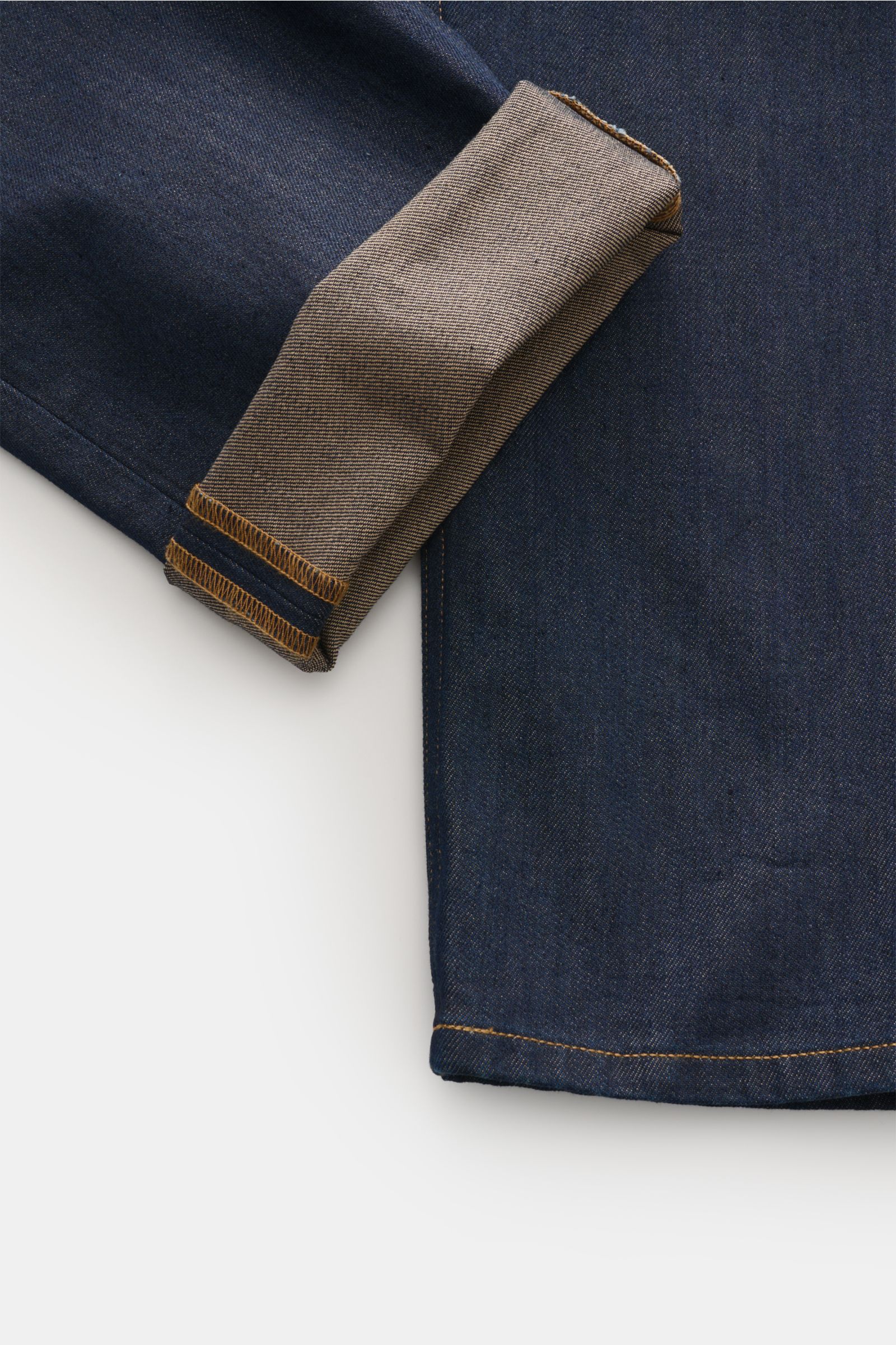 Dondup Jeans 'Bray' navy im Detail, Nahaufnahme vom Saum und umgeschlagenem Bein, Regular Fit, reine Baumwolle, Button Fly, Five-Pocket-Stil.