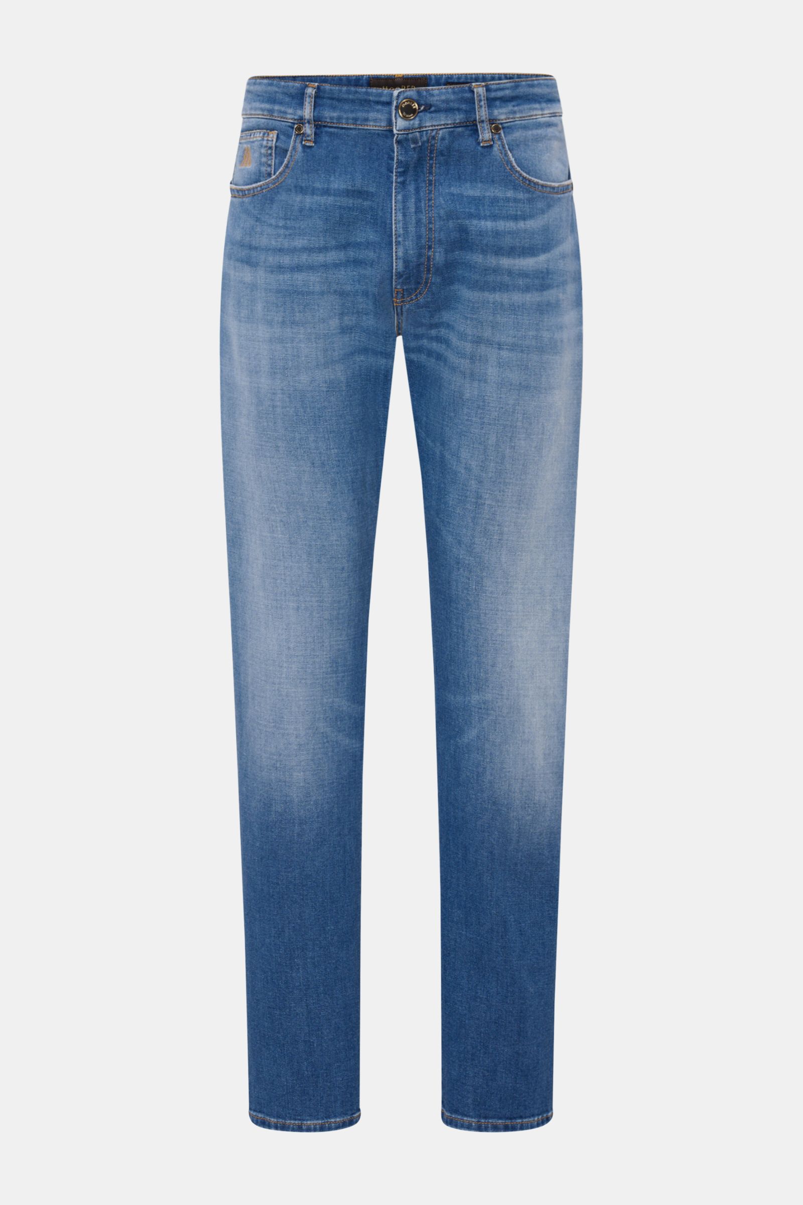 Front view of Moorer Jeans 'Milton' rauchblau in elastic cotton denim with soft touch, subtle used wash, regular fit, button fly, five-pocket style, coin pocket with stitched logo, back pockets with stitching, and leather patch.