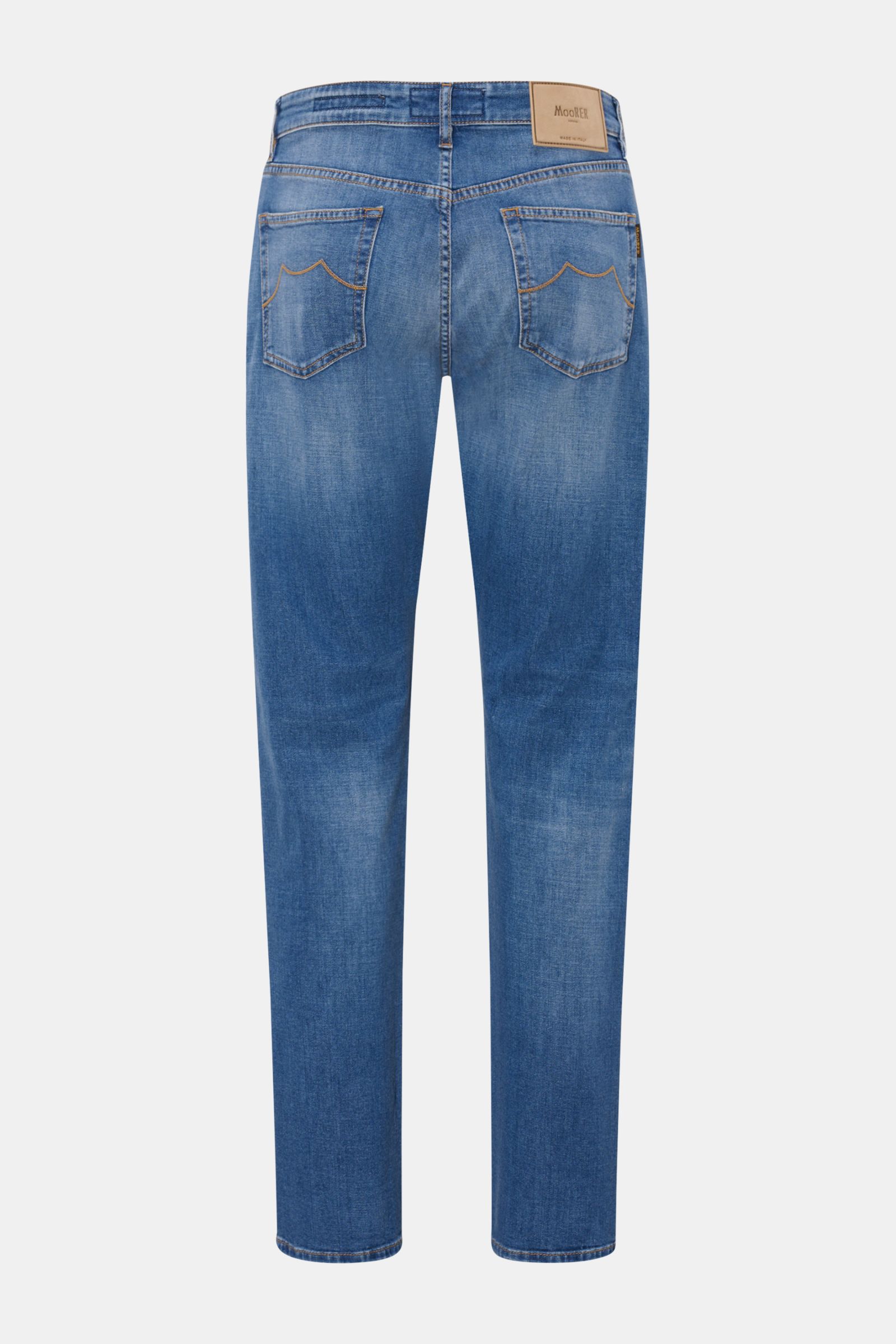 Rear view of Moorer Jeans 'Milton' rauchblau in elastic cotton denim with soft touch, subtle used wash, regular fit, button fly, five-pocket style, coin pocket with logo, stitched back pockets, and leather patch, ideal for casual looks.