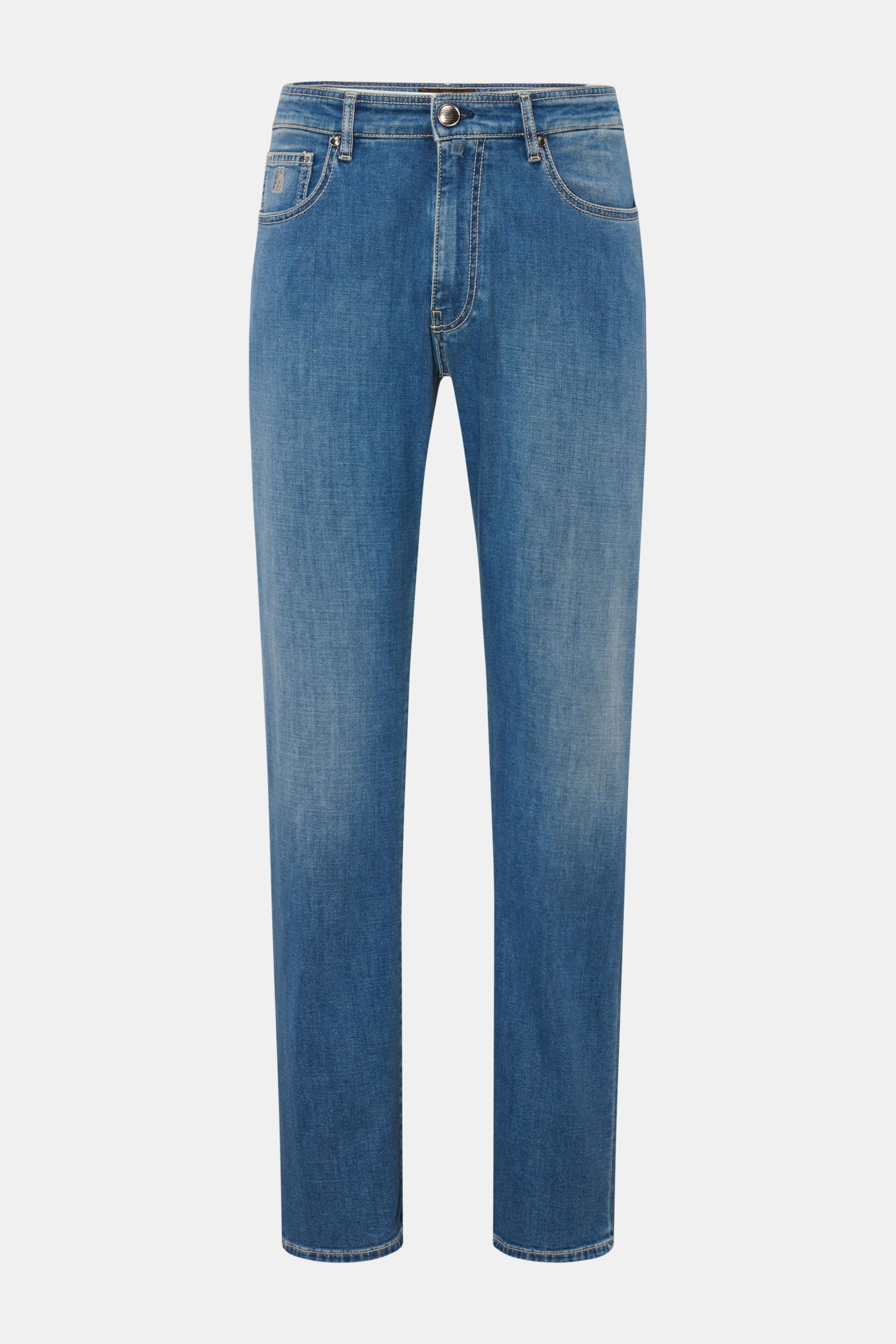 Front view of Moorer Jeans 'Milton' rauchblau in regular fit with button fly, five-pocket style, soft elastic cotton denim, and subtle used wash.