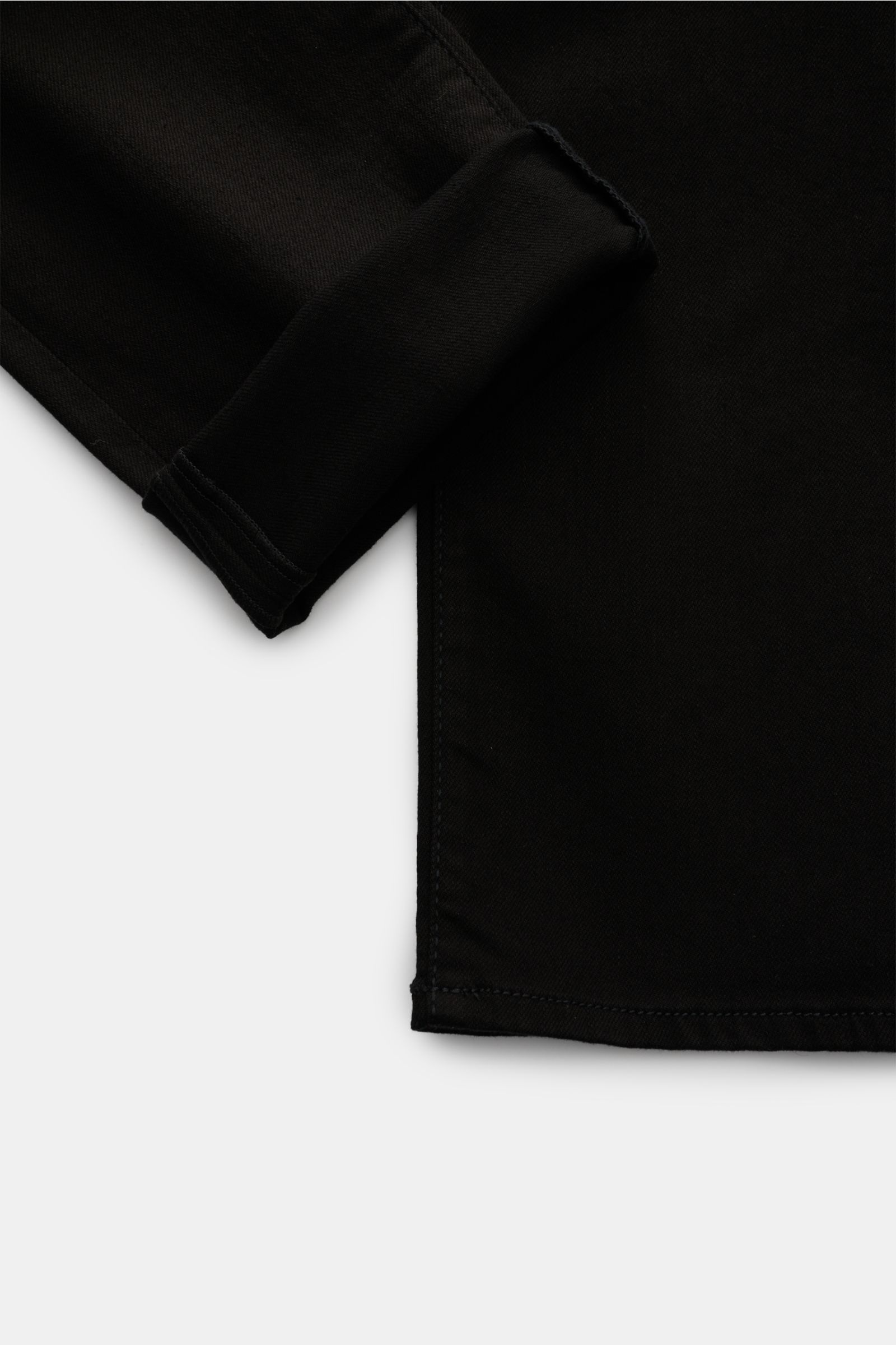 Jacob Cohen Jeans 'Bard' schwarz, Detailaufnahme von unten, Denim aus Baumwolle/Microfaser, elastisch, weicher Griff, Slim Fit, schmal zulaufend.