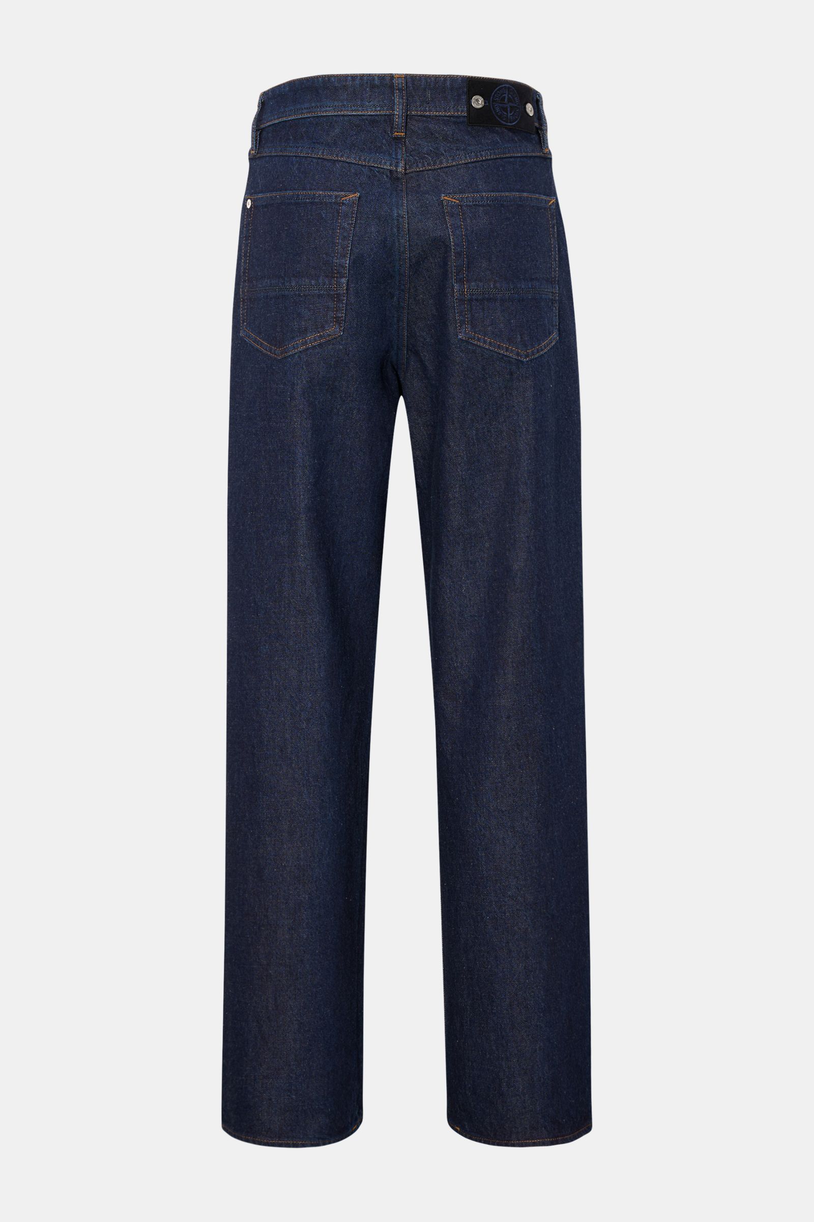 Stone Island Jeans 'Indigo Denim - Rinsed' navy, Rückansicht, Loose Fit, gerader Schnitt, Button Fly, Five-Pocket-Stil, Kompass-Badge am Bund, reine Baumwolle.