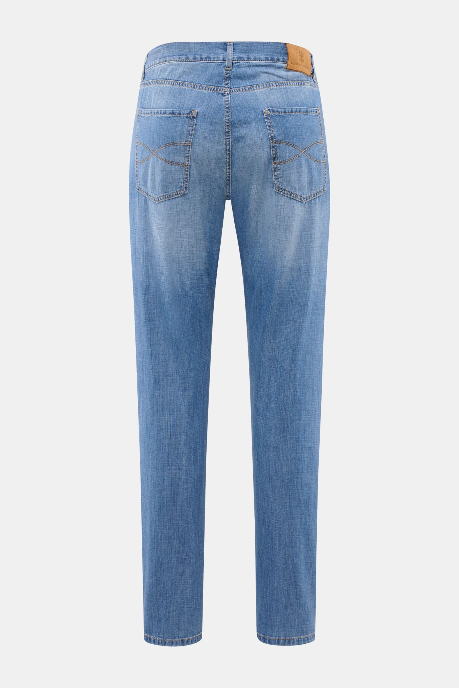 Rear view of Brunello Cucinelli Jeans 'Iconic Fit' smoky blue in pure cotton denim with soft fabric, button fly, five-pocket style.

Description: Enjoy a luxurious feel in your leisure time: The fine jeans 'Iconic Fit' by BRUNELLO CUCINELLI in pure cot