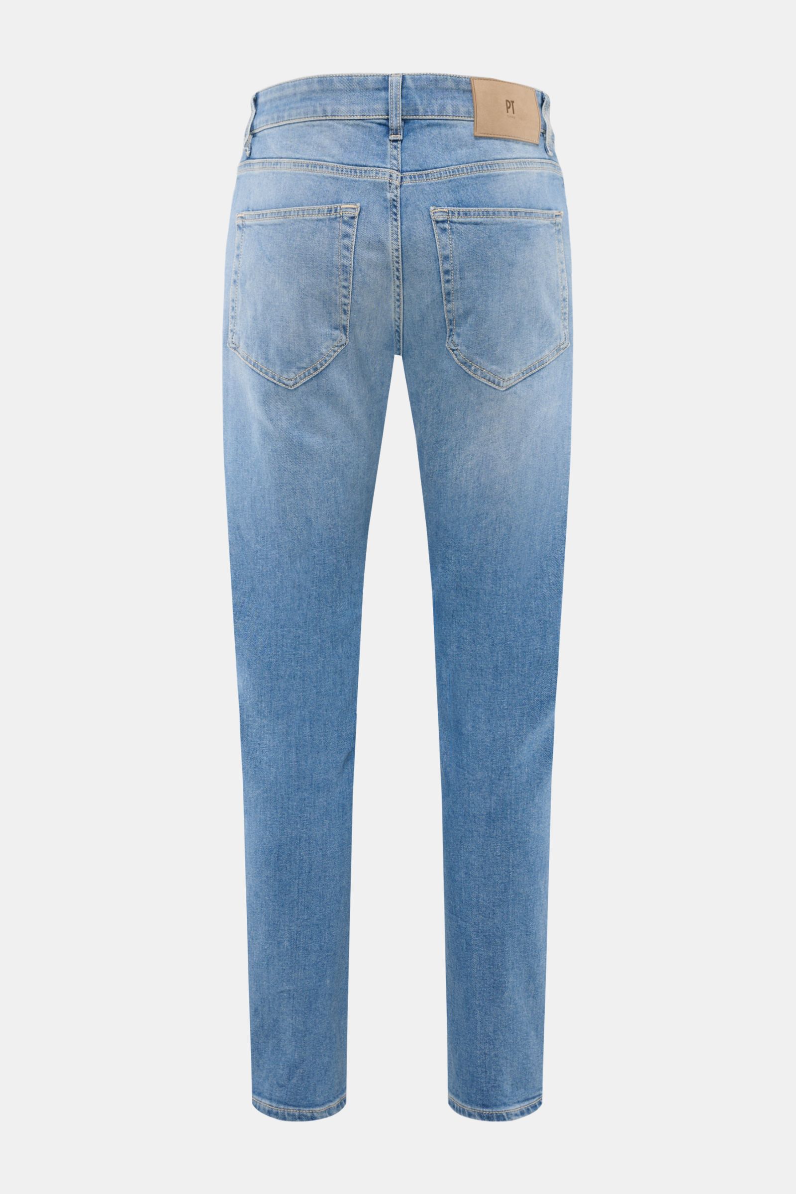 Back view of PT Torino Denim Jeans 'Reggae' rauchblau, cropped slim fit with button fly, five pockets, cotton denim with stretch, ankle length, and logo patch. Das Cropped-Modell 'Reggae' aus dem italienischen Hause PT TORINO DENIM ist eine lässige Jea
