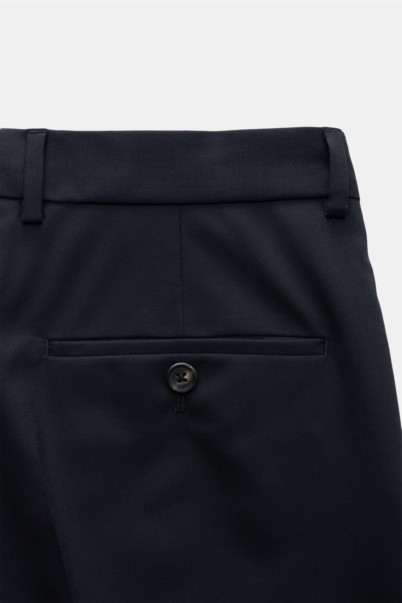 Windsor Wollhose 'Bene' navy aus Wolle, Regular Fit, glatter Griff, französische und Gesäßtaschen mit Knopf, Detail Rückansicht.