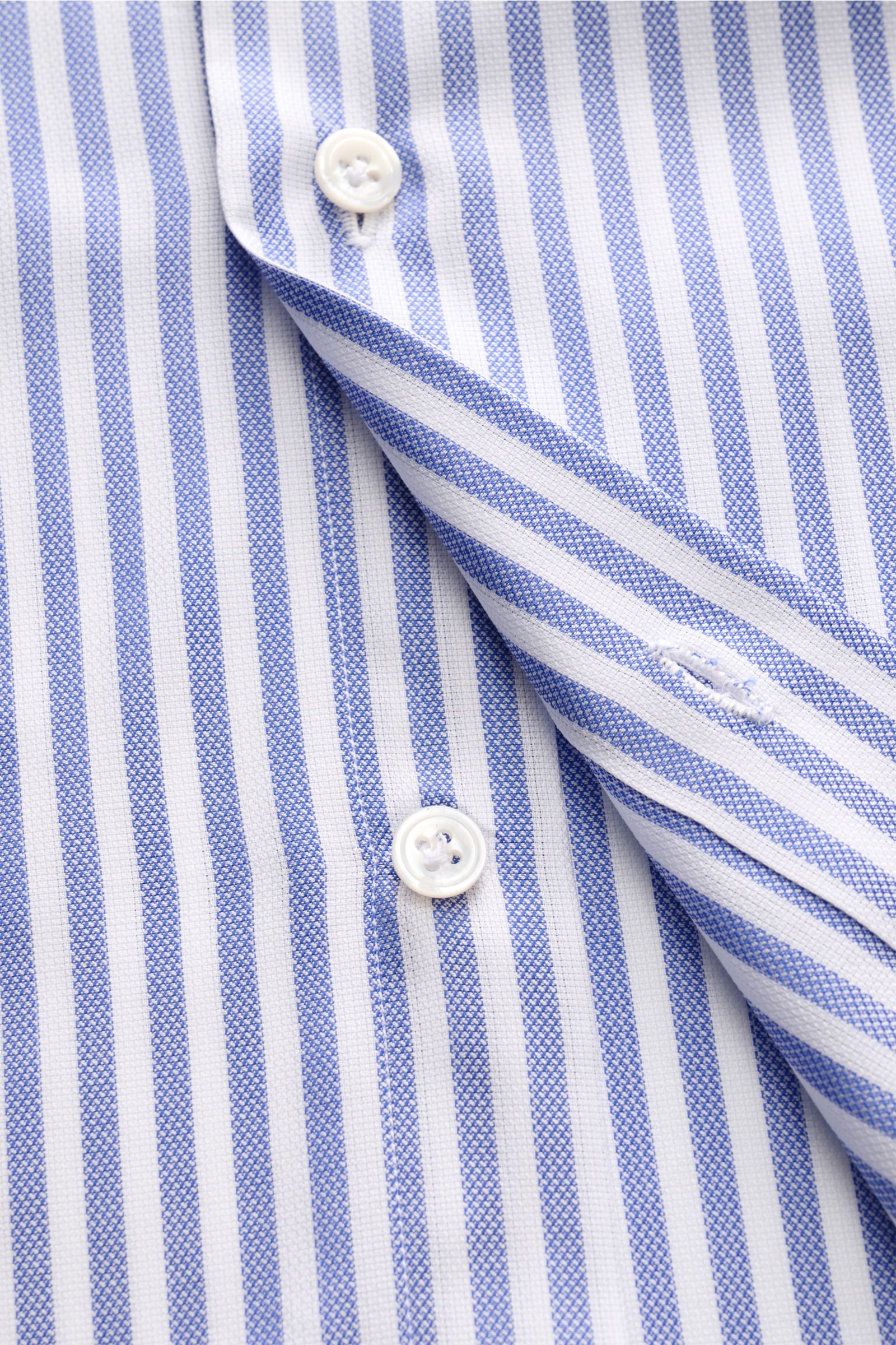Finamore Business shirt 'Sergio Napoli' shark collar dark blue/white striped, close-up front view showing pure cotton fabric, soft smooth feel, slim fit, extra-long sleeves, shark collar, French button placket, classic barrel cuffs, rounded hem.