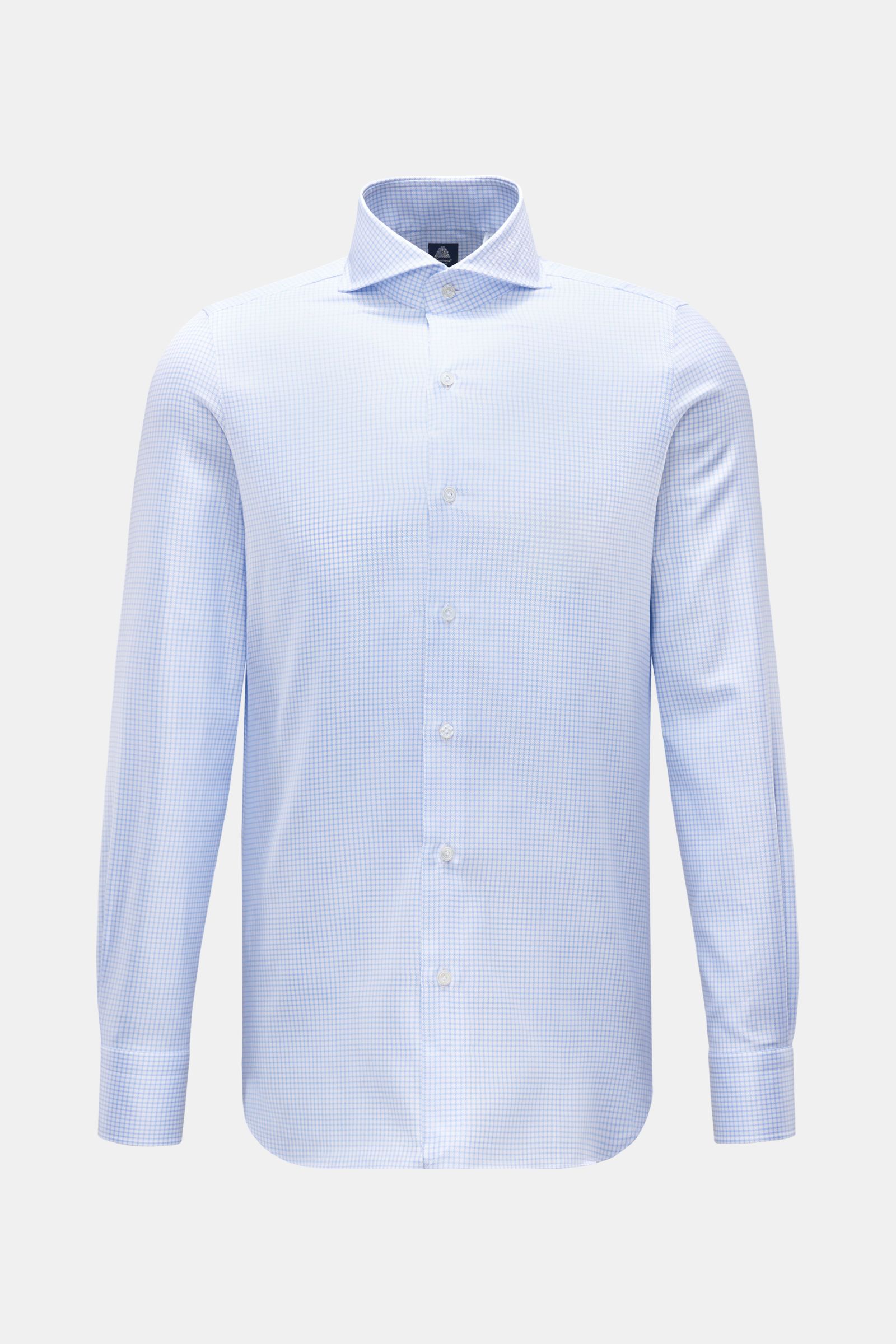 Front view of Finamore Business Hemd 'Sergio Napoli' Haifisch-Kragen hellblau/weiß kariert shirt in slim fit, reine Baumwolle, weicher, glatter Griff, Gitterkaro, extralange Ärmel, Haifisch-Kragen, französische Knopfleiste, klassische Sportmanschette, ger