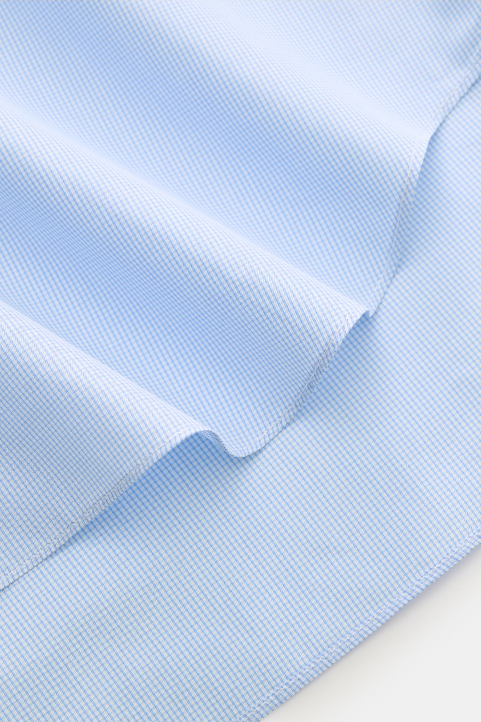 Finamore Business shirt 'Sergio Milano' shark collar, light blue/white checked fabric close-up from above, showing pure Giza cotton, cool smooth touch, micro graph check, extra slim fit, shark collar, French button placket with mother-of-pearl buttons, cl
