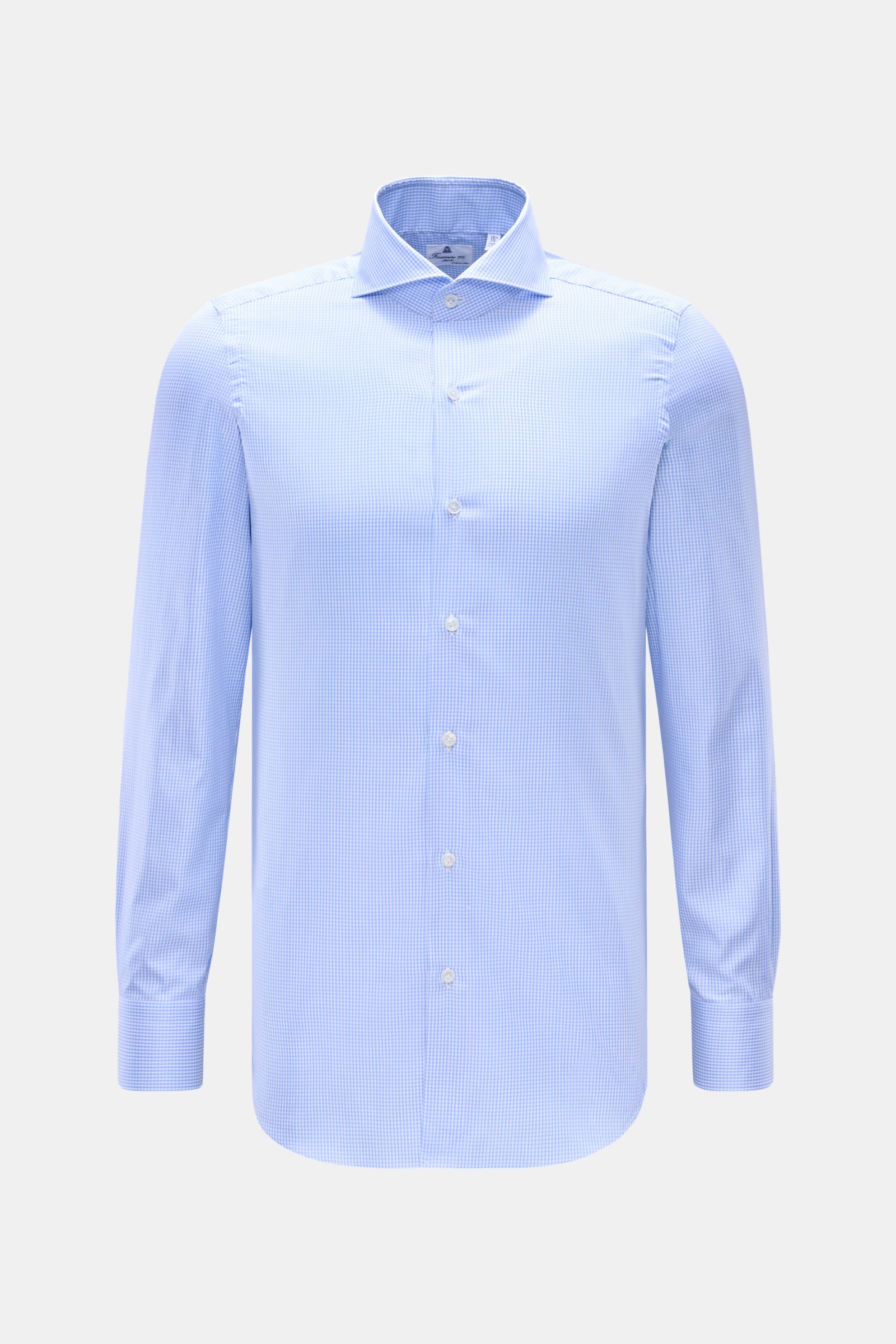 Finamore Business Hemd 'Sergio Milano' Haifisch-Kragen blau/weiß kariert, Extra Slim Fit aus weicher Giza-Baumwolle, frontal fotografiert.
