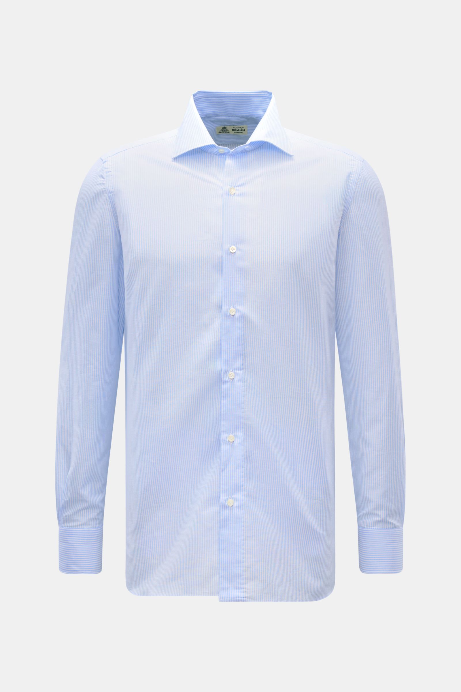 Front view of Borrelli Business Hemd 'Luciano' Kent-Kragen hellblau/weiß gestreift, a slim fit shirt in linen-cotton mix with Kent collar, mother-of-pearl buttons, and classic sport cuffs.

Description: Edler Zwirn vom Neapoletanischen Schneider - exkl