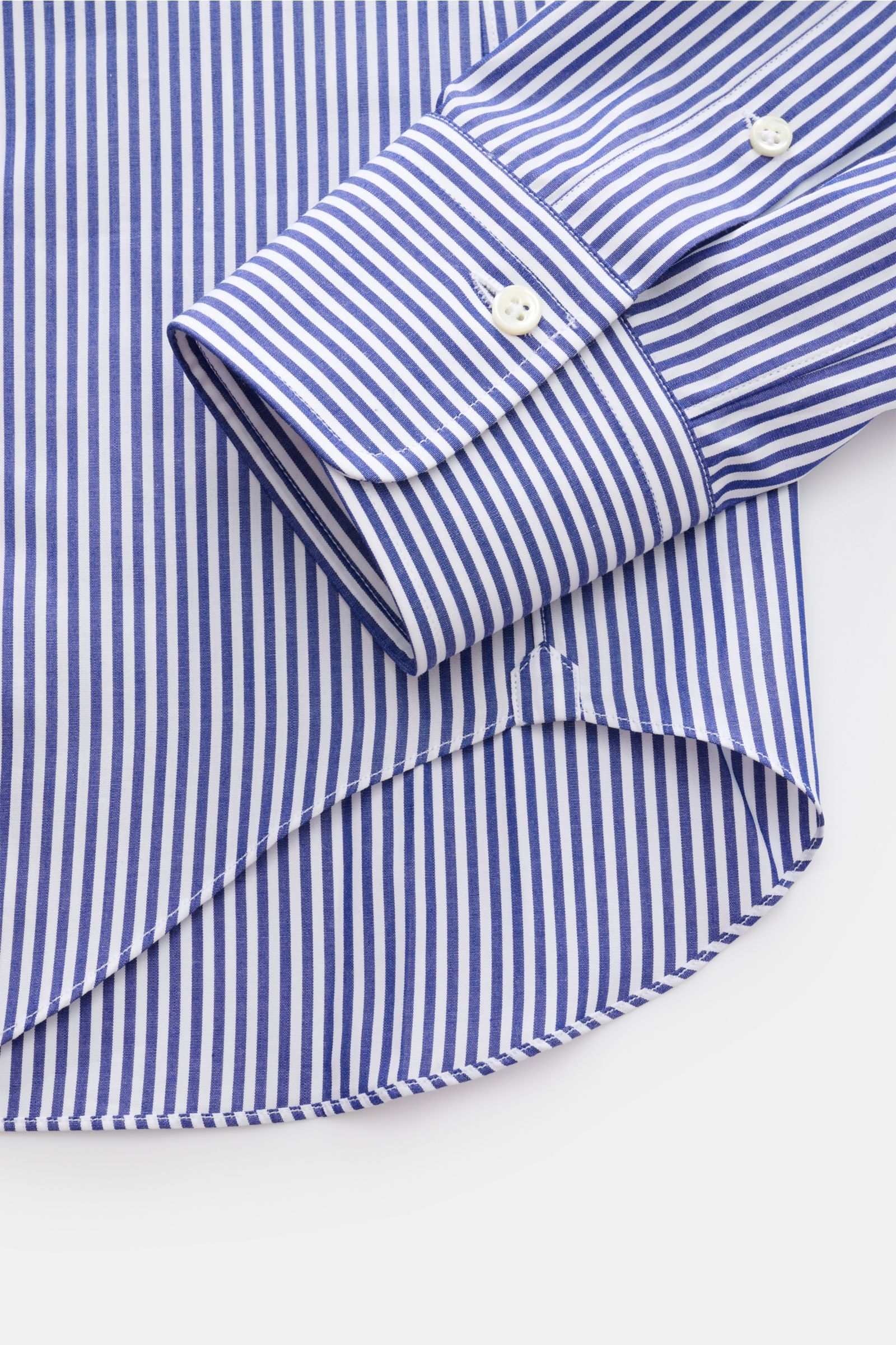 Gherardi Business Hemd Haifisch-Kragen navy/weiß gestreift, Detailaufnahme von Manschette und Saum, reine Baumwolle, Extra Slim Fit.