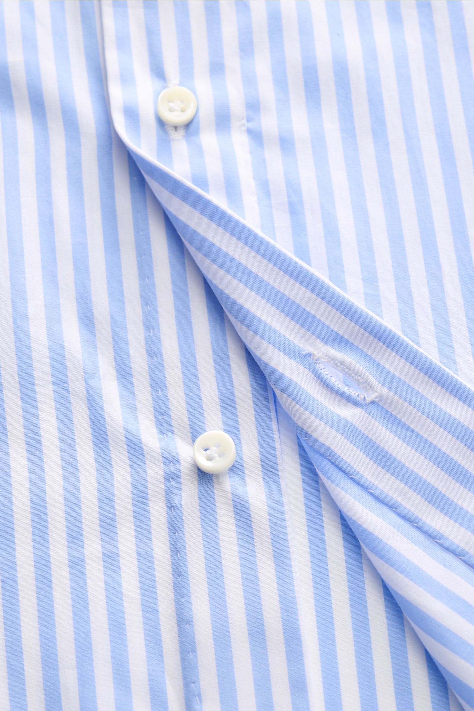Borrelli Business Hemd 'Nando' Haifisch-Kragen hellblau/weiß gestreift