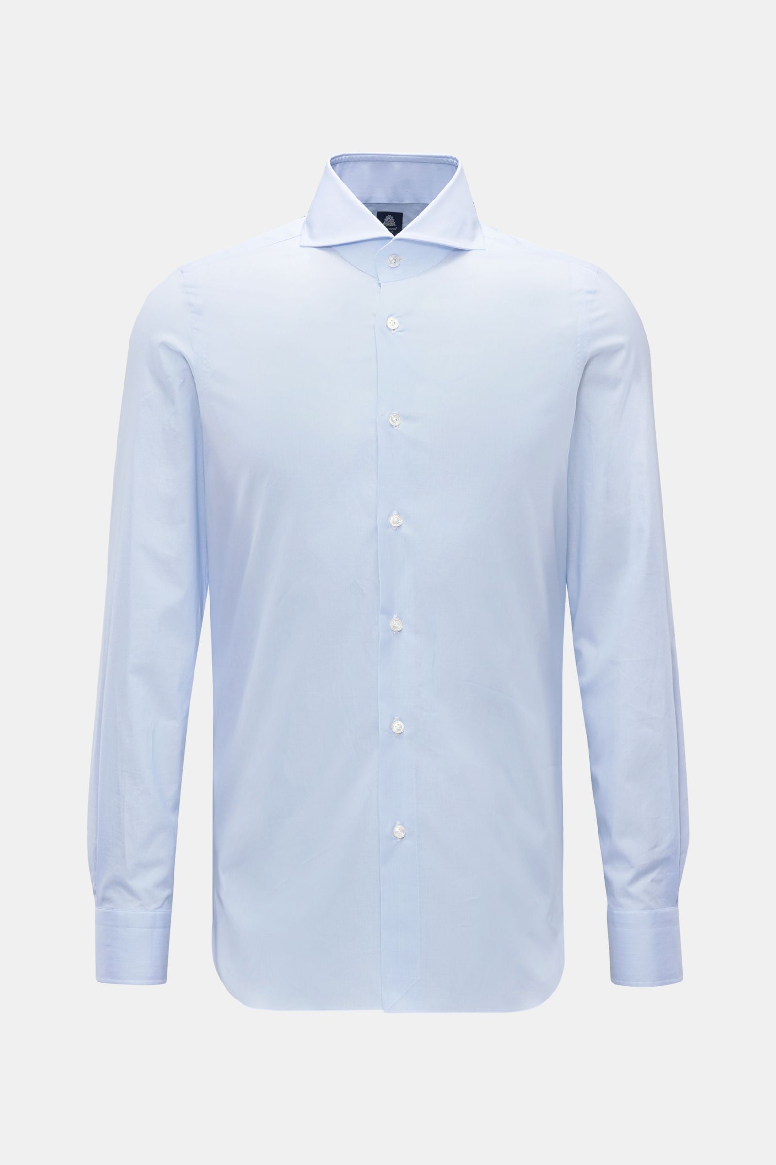 Front view of Finamore Business Hemd 'Sergio Napoli' Haifisch-Kragen hellblau/weiß gestreift, a slim fit poplin cotton shirt with fine stripes, shark collar, French placket, extra-long sleeves, classic sport cuffs, and rounded hem. 

Description: Zeitl