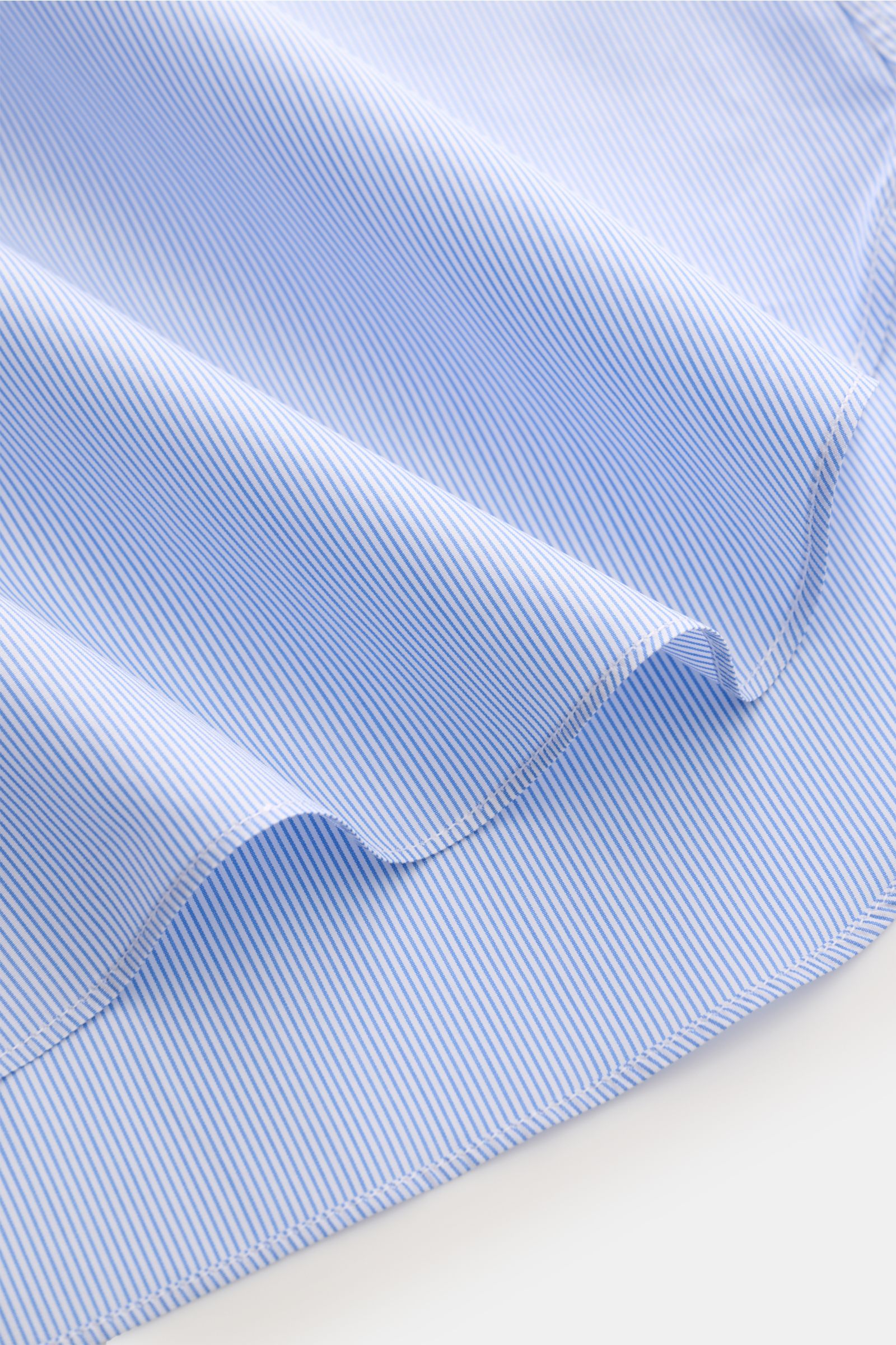 Close-up side view of Finamore Business shirt 'Edoardo Napoli' shark collar blue/white striped fabric showing fine stitching.

Description:  
The model 'Edoardo Napoli' from traditional Italian company FINAMORE features a smooth, cool touch and was fab